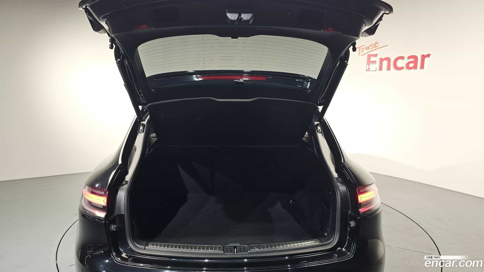 Macan Porsche 2023.0-OPTION-024