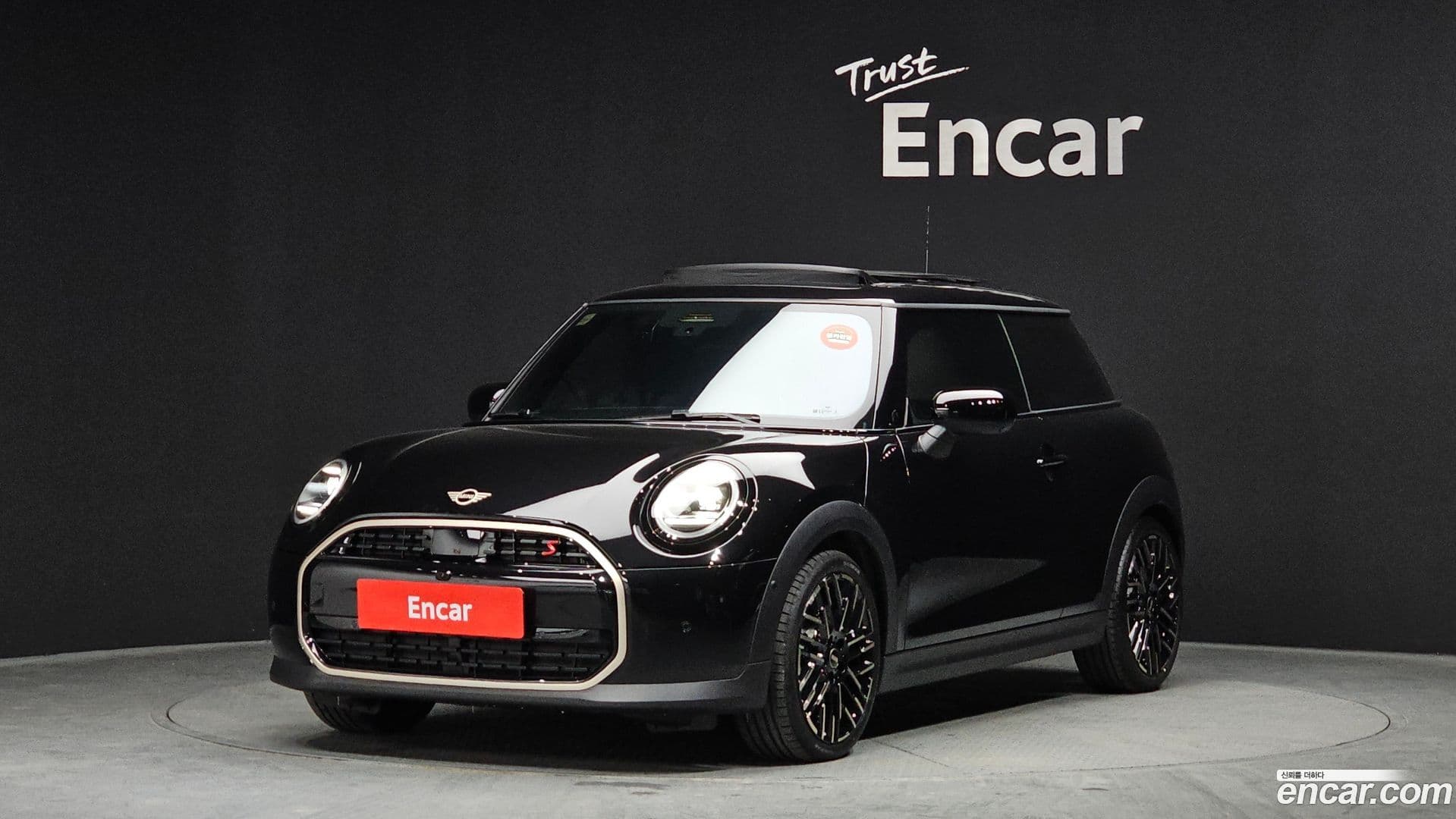 Main__Slider__Photo:Cooper Mini 2025.2-0