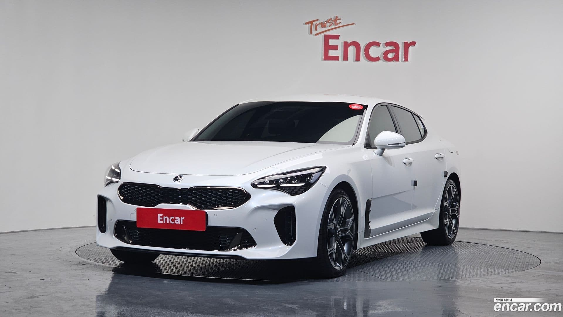 Main__Slider__Photo:Stinger Kia 2021.7-0