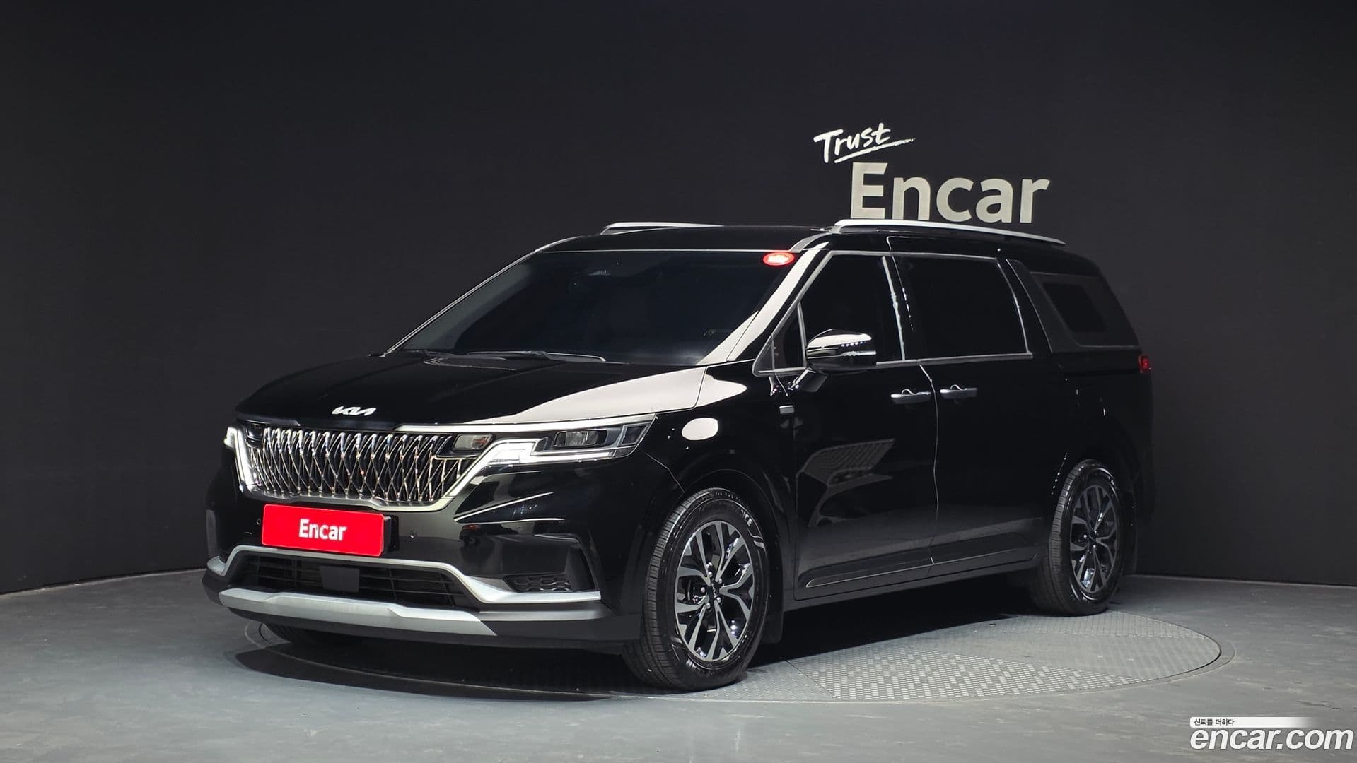 Main__Slider__Photo:Canival Kia 2023.6-0