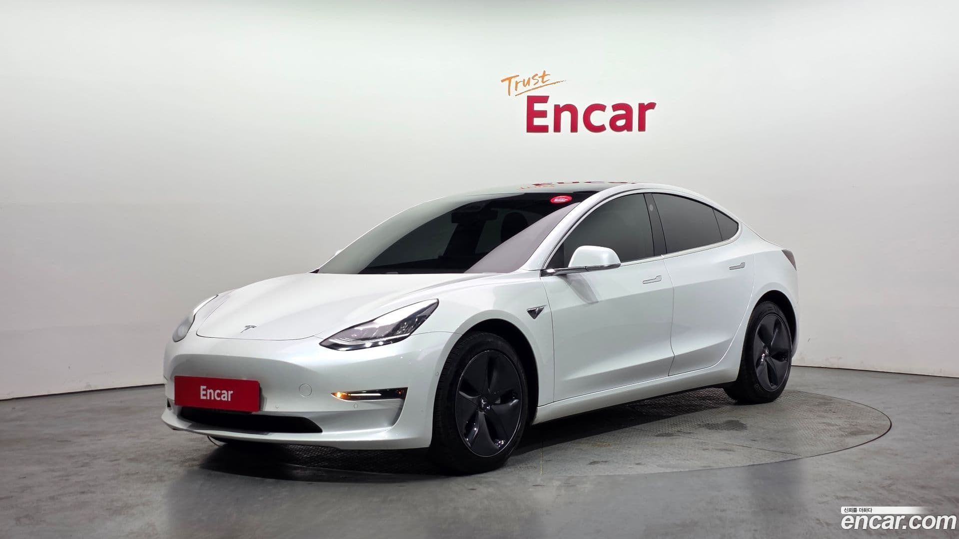Main__Slider__Photo:Model 3 Tesla 2020.2-0
