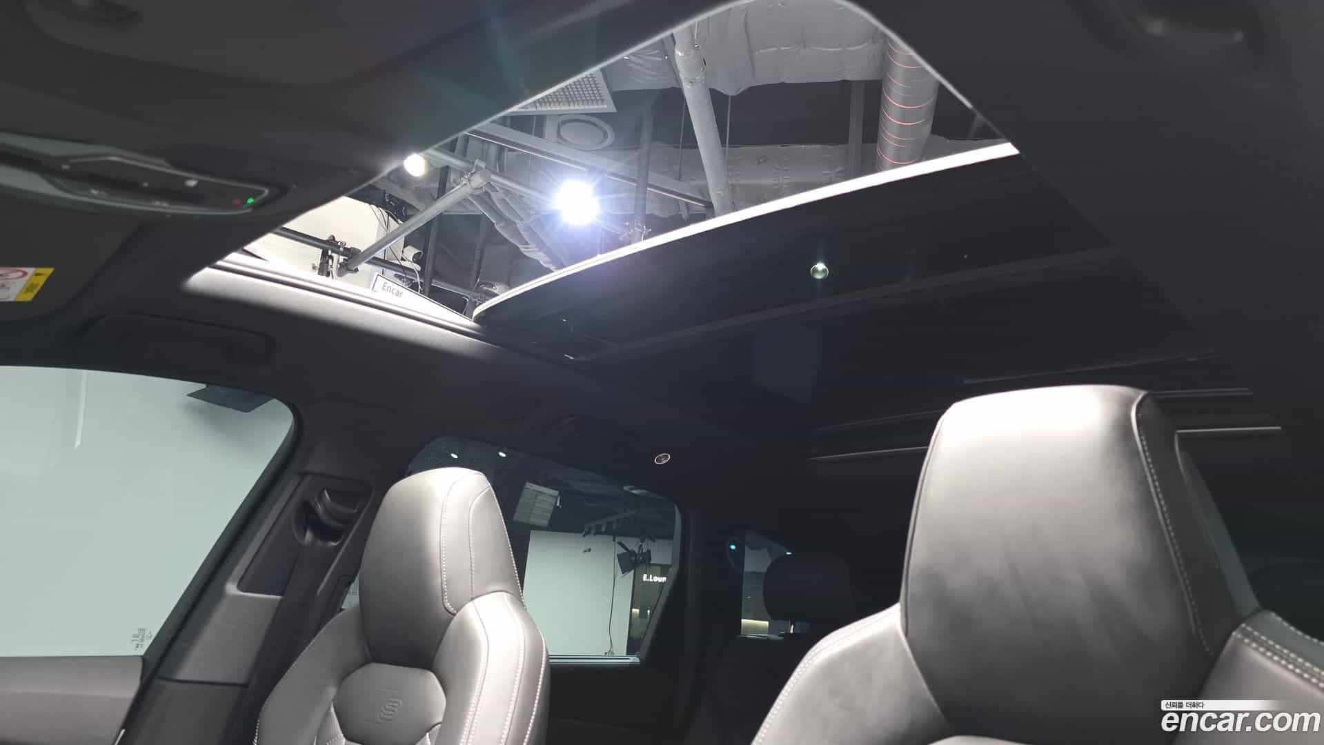 Q7 Audi 2025.7-OPTION-020