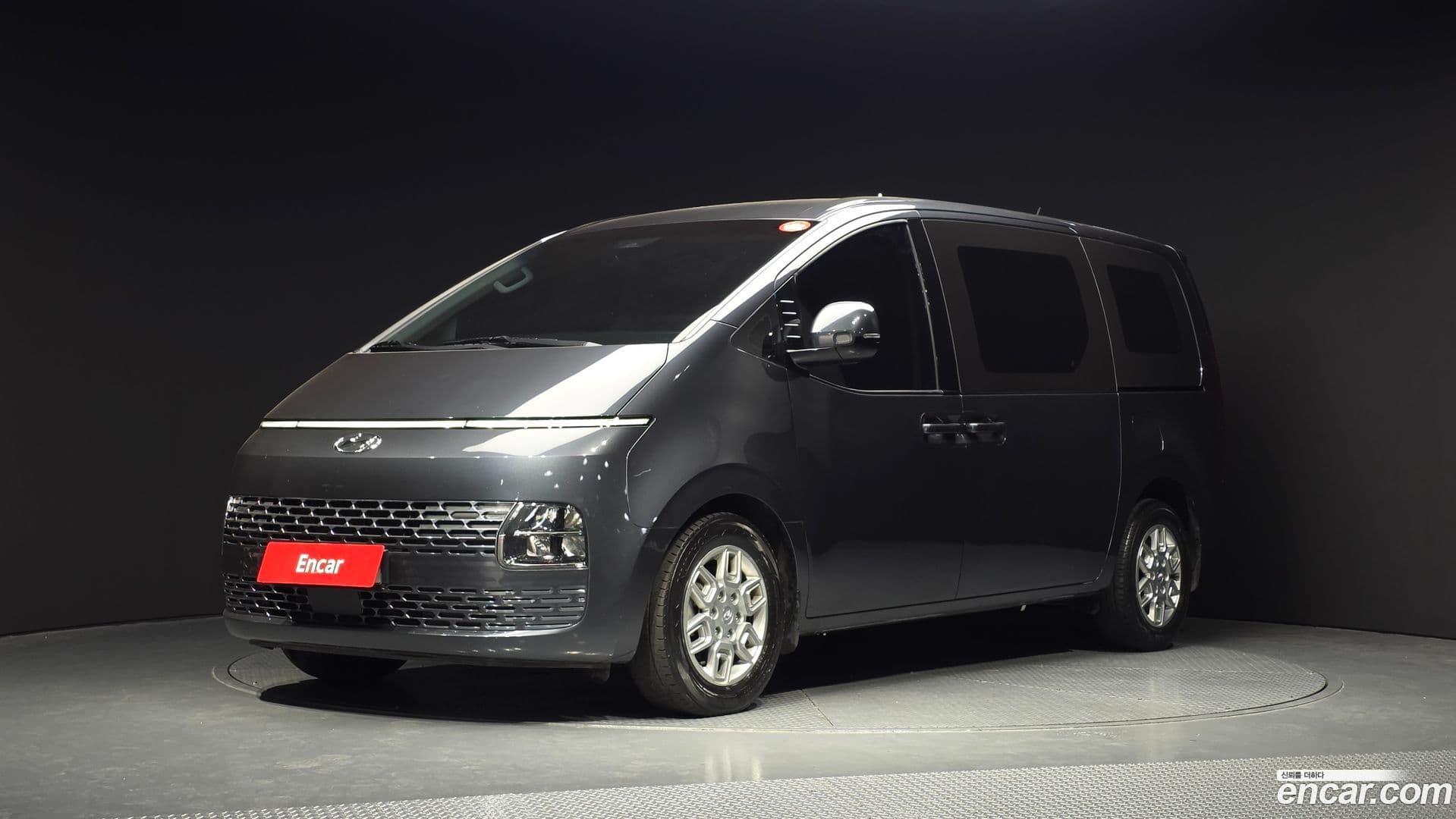 Main__Slider__Photo:Staria Hyundai 2022.8-0