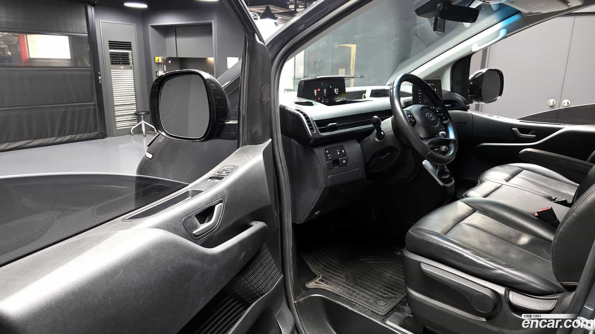 Staria Hyundai 2022.8-OPTION-015