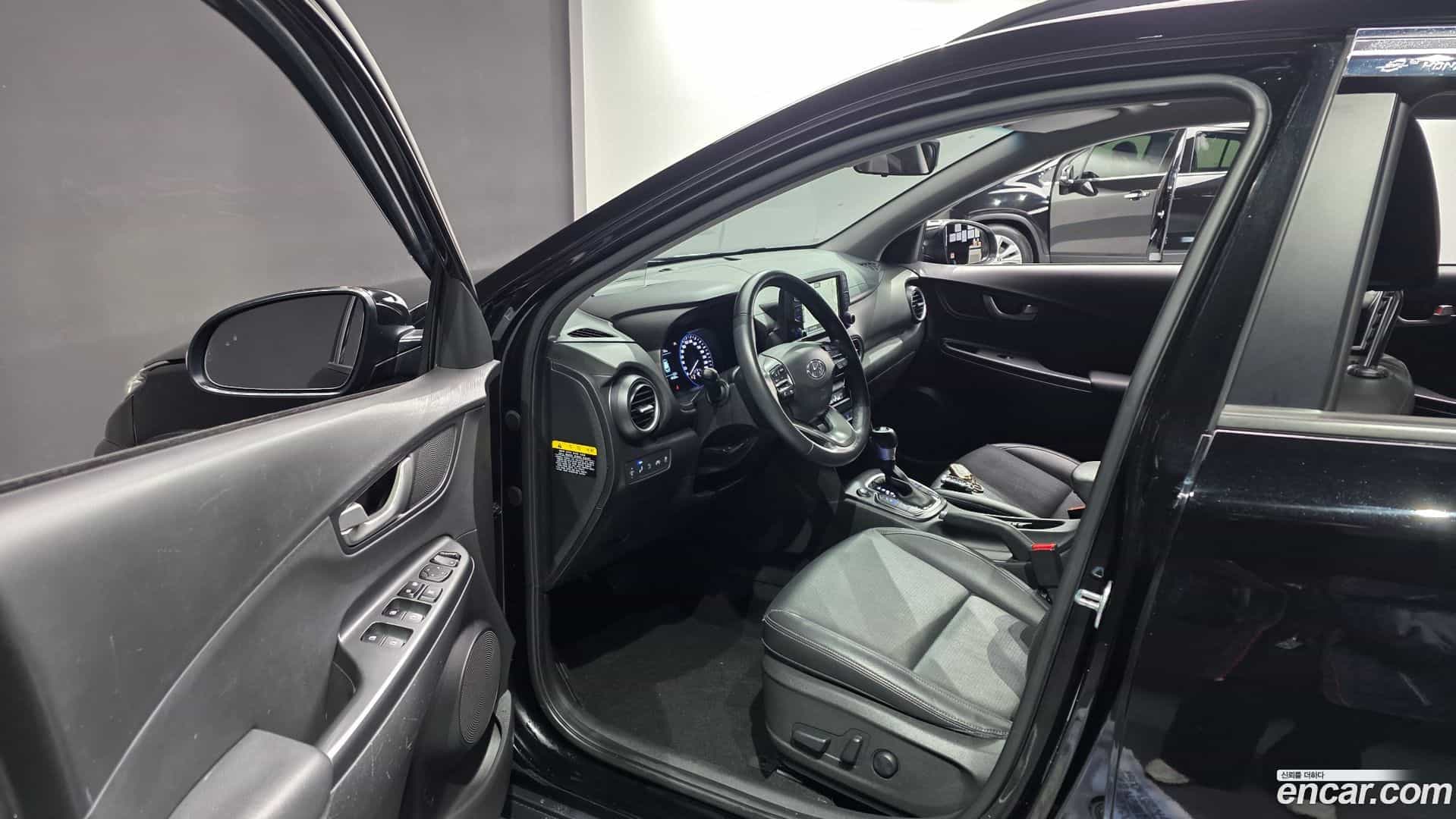 Kona Hyundai 2017.8-OPTION-015