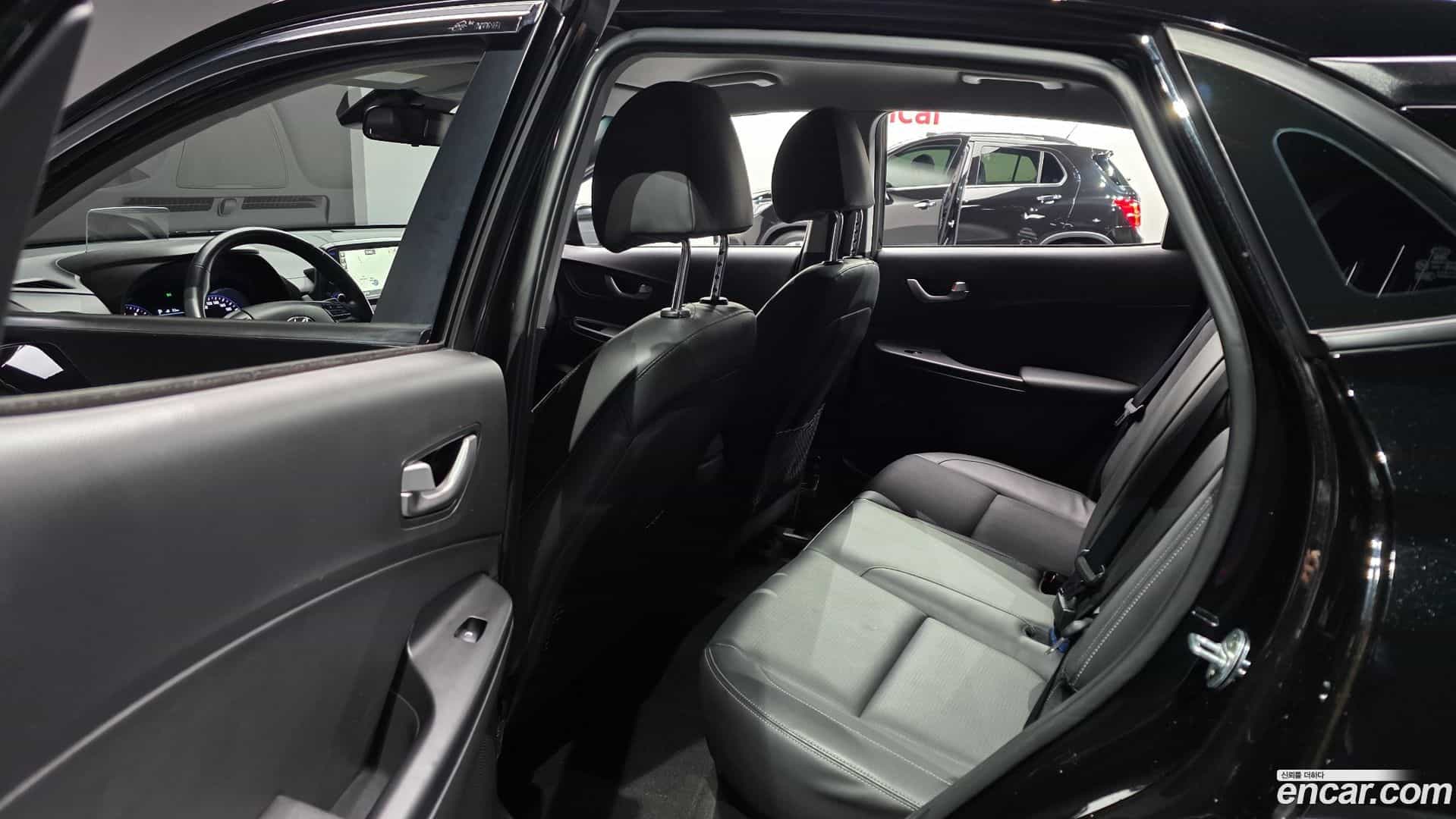 Kona Hyundai 2017.8-OPTION-016