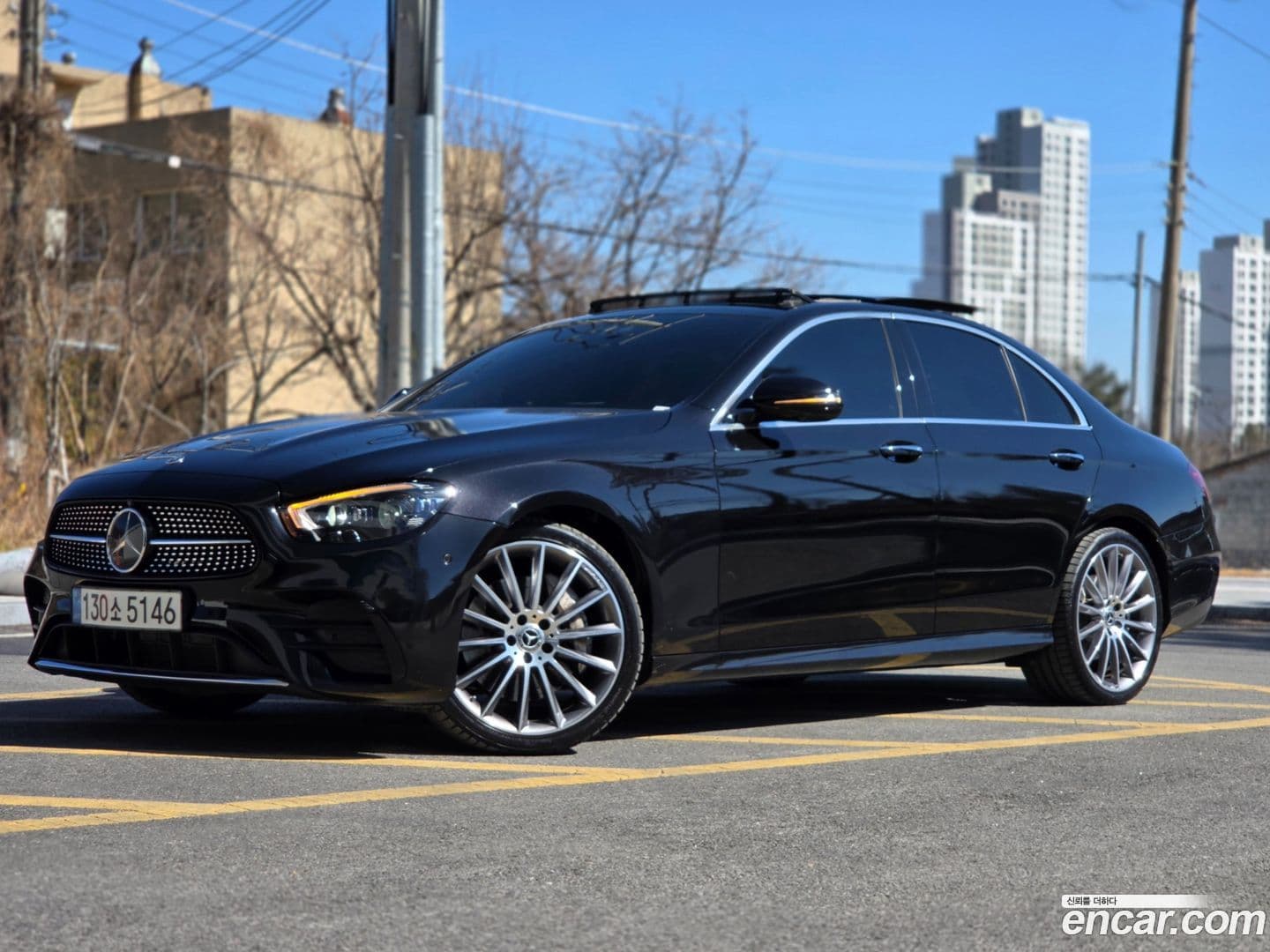 Main__Slider__Photo:E-Class Mercedes-Benz 2022.4-0
