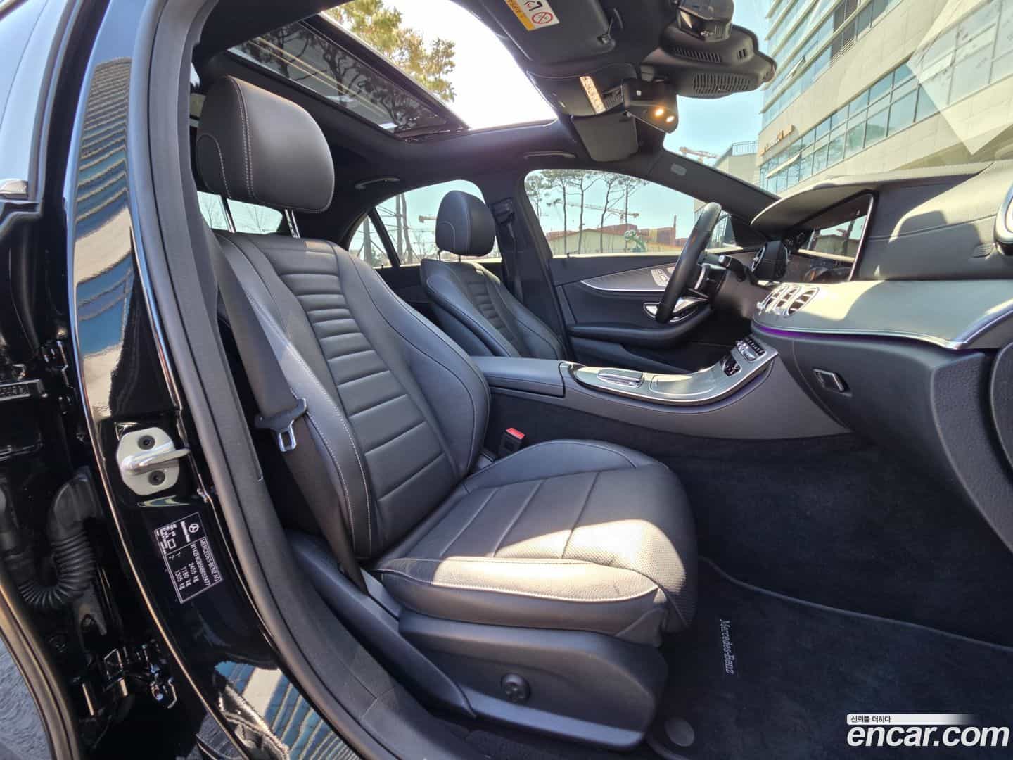 E-Class Mercedes-Benz 2022.4-OPTION-015
