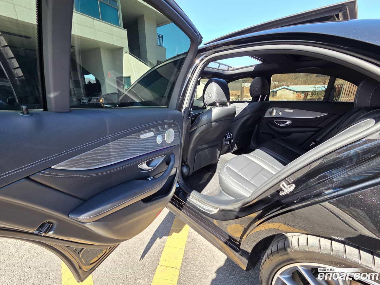 E-Class Mercedes-Benz 2022.4-OPTION-020