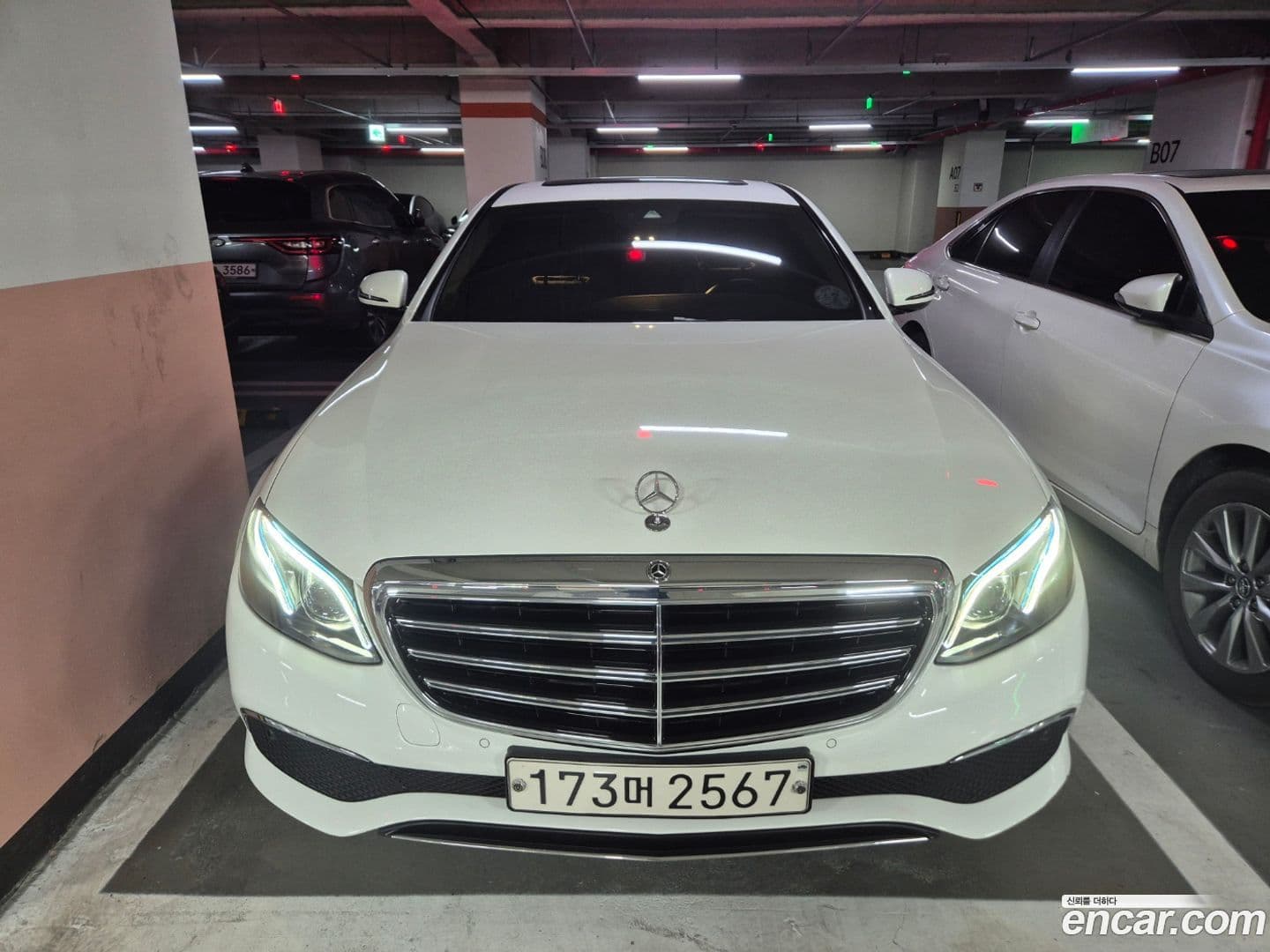 Main__Slider__Photo:E-Class Mercedes-Benz 2016.10-0