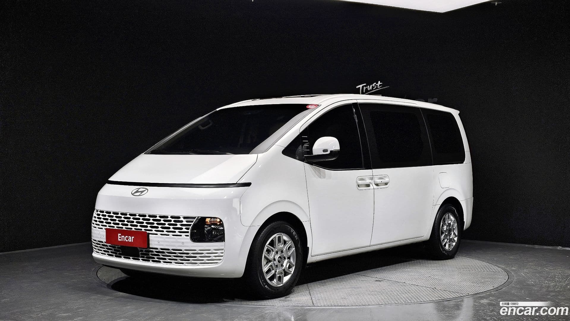 Main__Slider__Photo:Staria Hyundai 2024.5-0