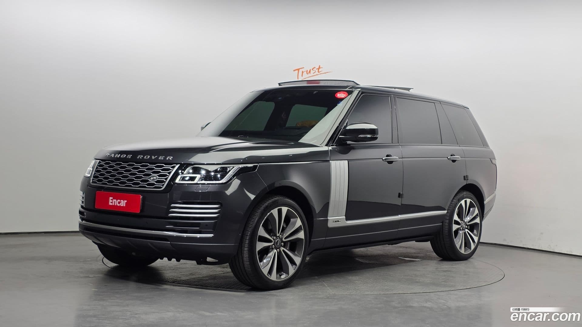 Main__Slider__Photo:Range Rover Land Rover 2021.10-0