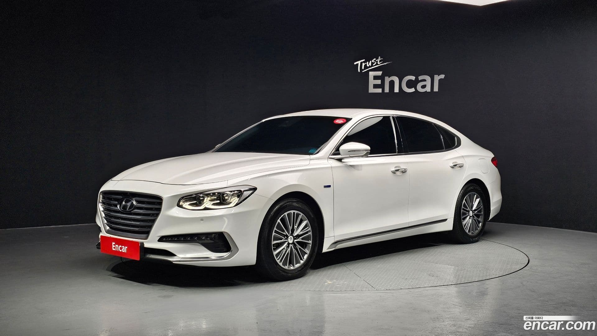 Main__Slider__Photo:Grandeur Hyundai 2018.6-0