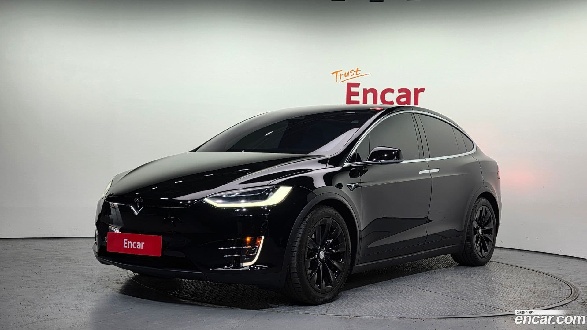 Main__Slider__Photo:Model X Tesla 2020.10-0