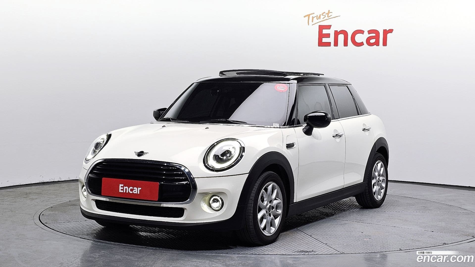 Main__Slider__Photo:Cooper Mini 2020.7-0