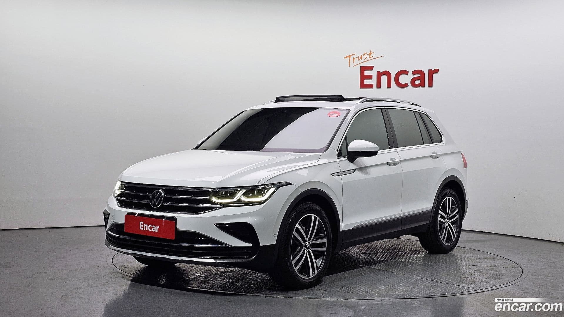 Main__Slider__Photo:Tiguan Volkswagen 2021.7-0