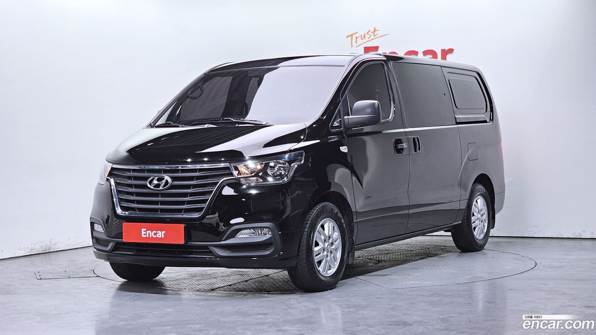 Main__Slider__Photo:Starex Hyundai 2019.2-0