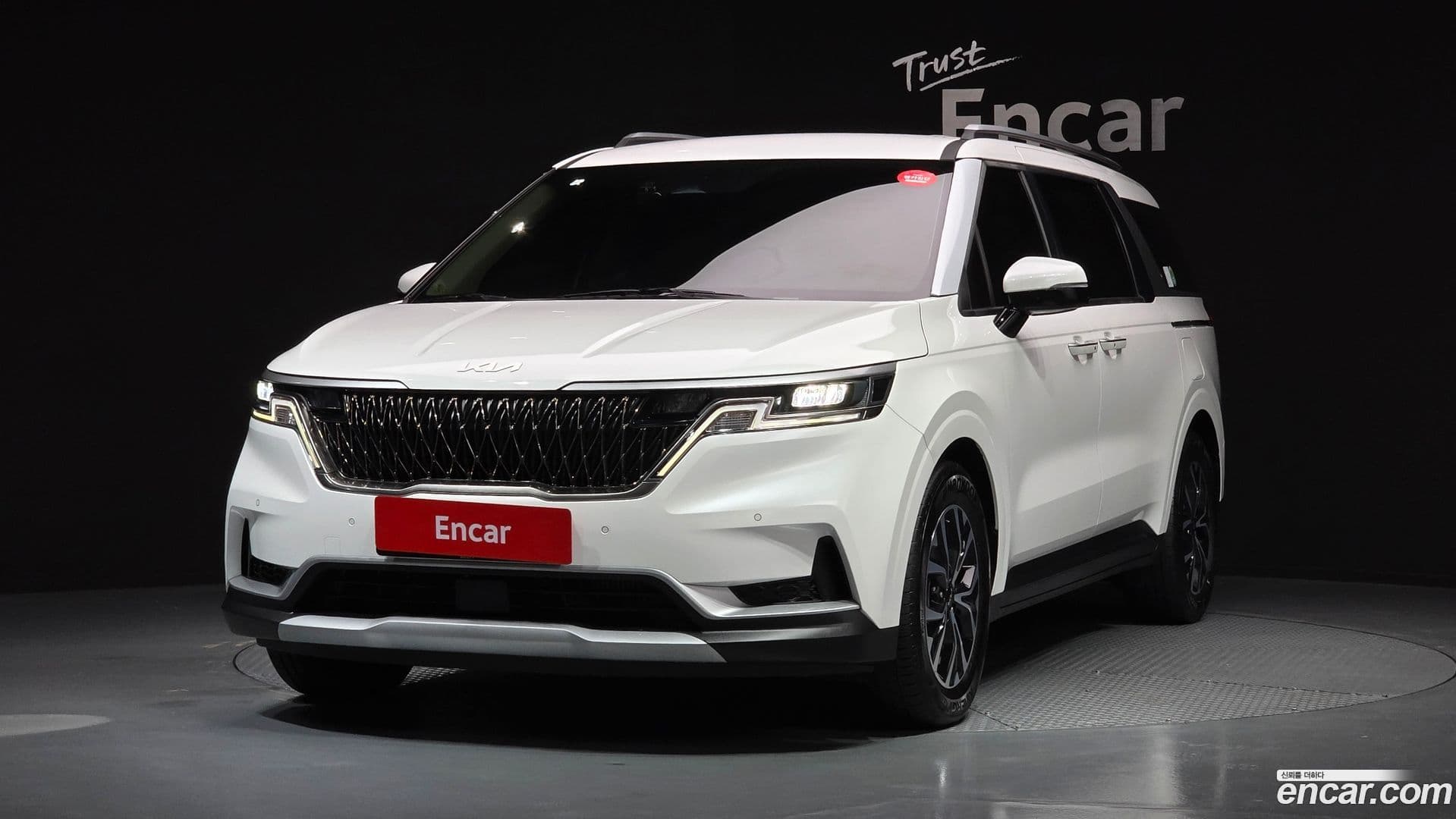 Main__Slider__Photo:Canival Kia 2022.1-0