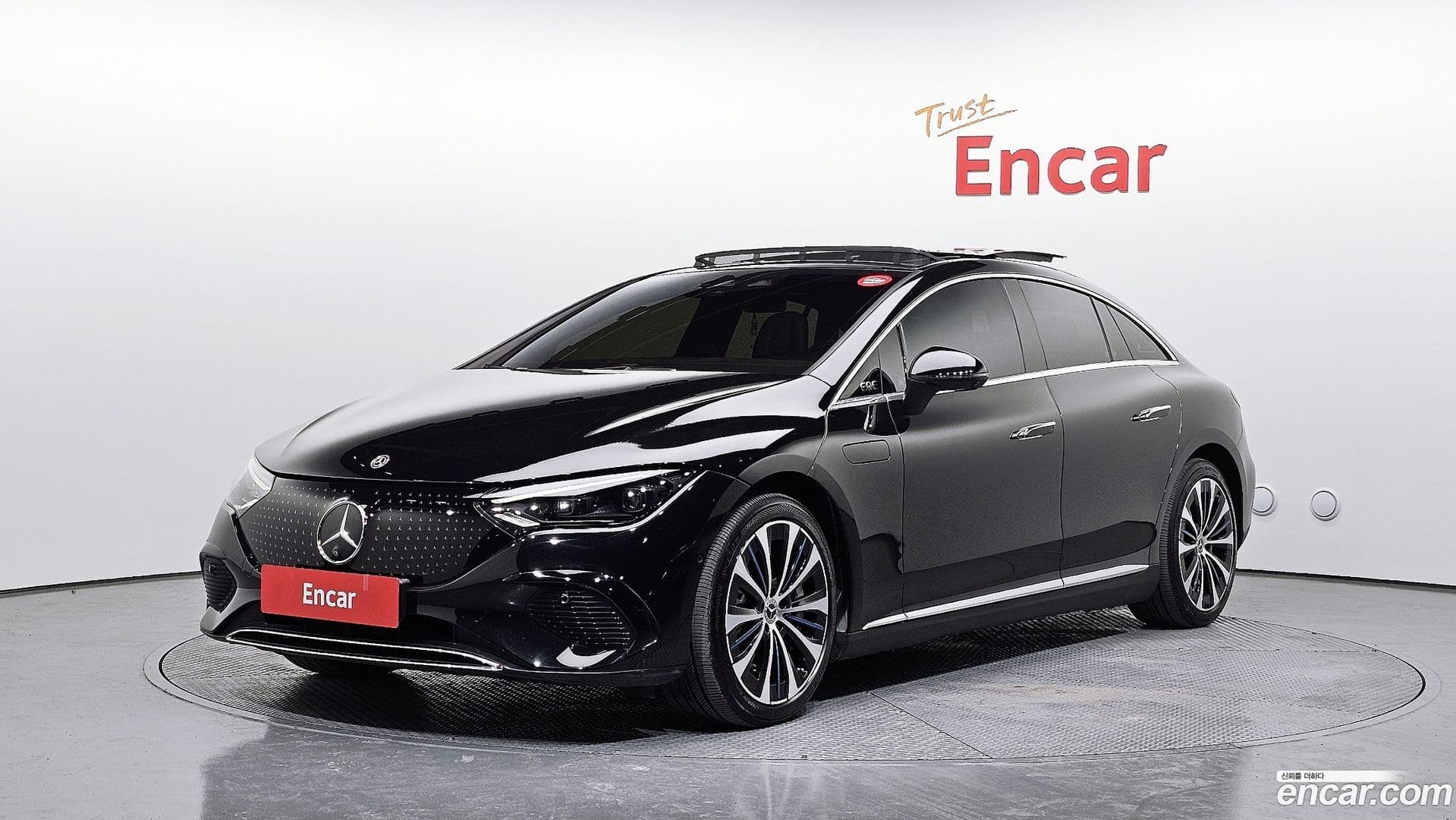 Main__Slider__Photo:EQE Mercedes-Benz 2023.1-0