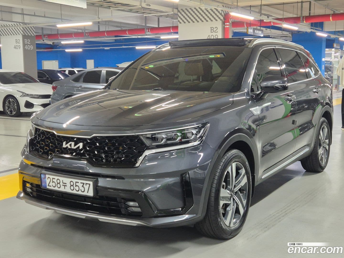 Main__Slider__Photo:Sorento Kia 2022.6-0