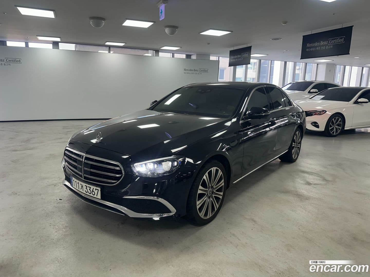 Main__Slider__Photo:E-Class Mercedes-Benz 2023.2-0