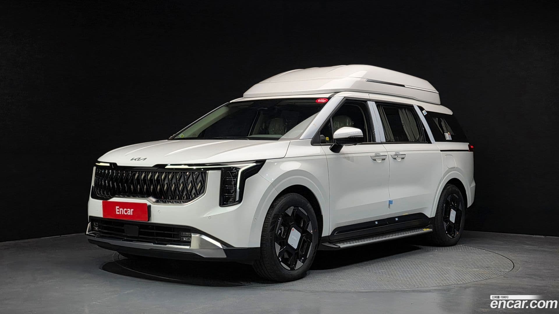 Main__Slider__Photo:Canival Kia 2025.11-0