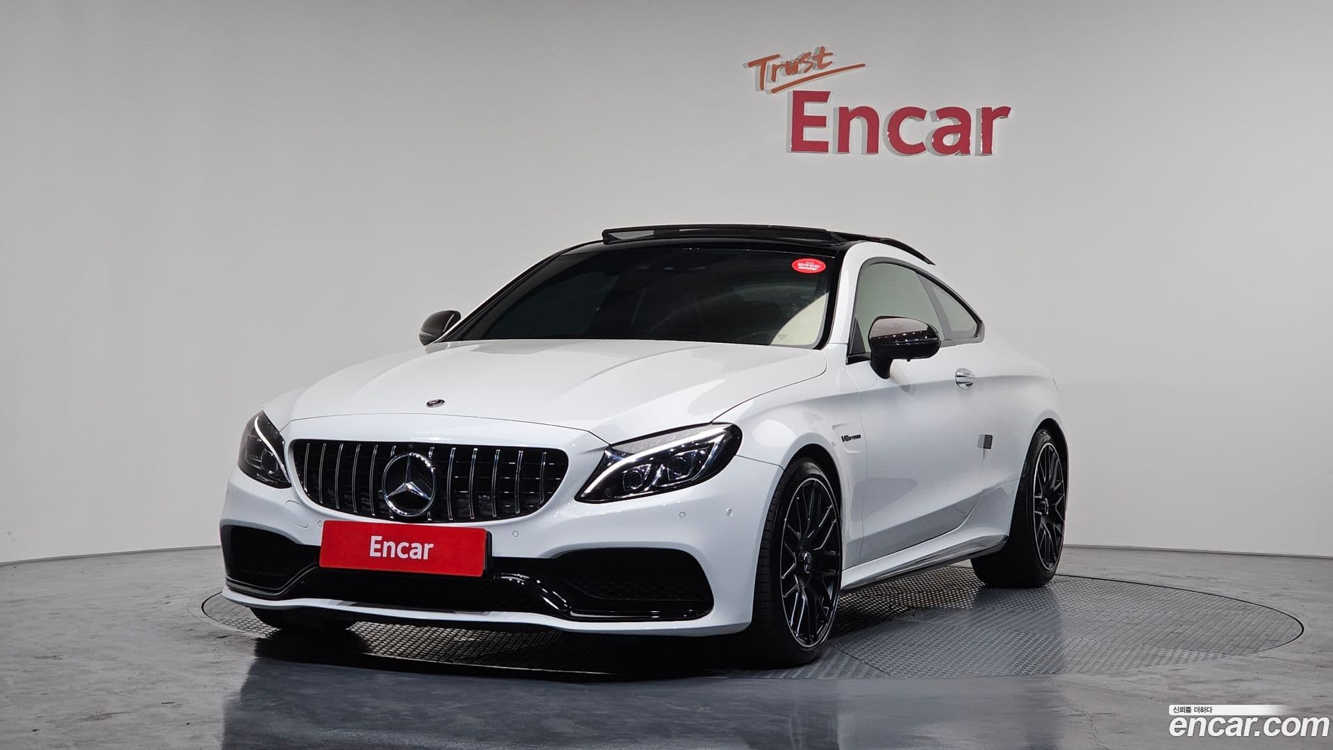 Main__Slider__Photo:C-Class Mercedes-Benz 2018.1-0