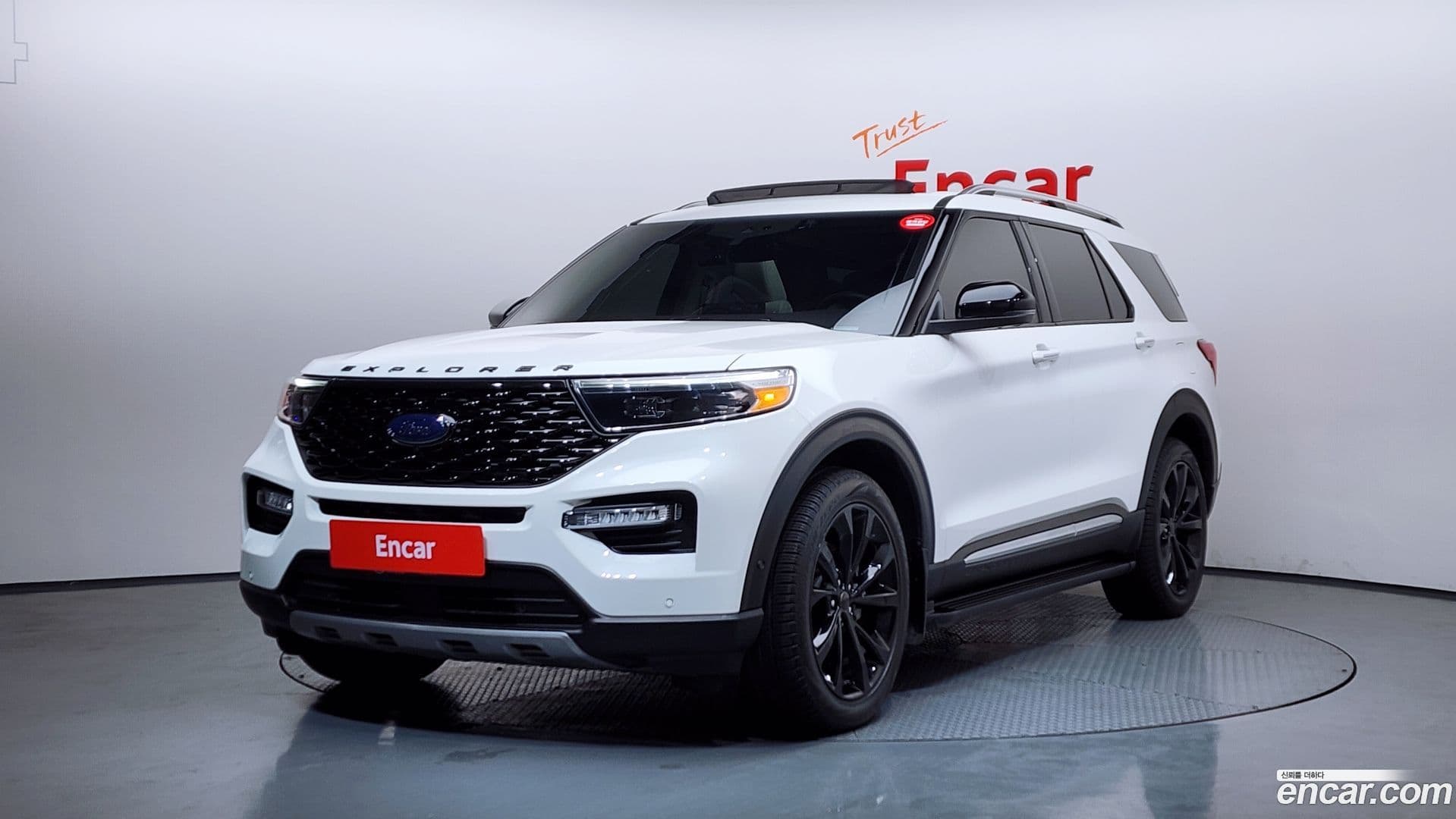 Main__Slider__Photo:Explorer Ford 2021.11-0