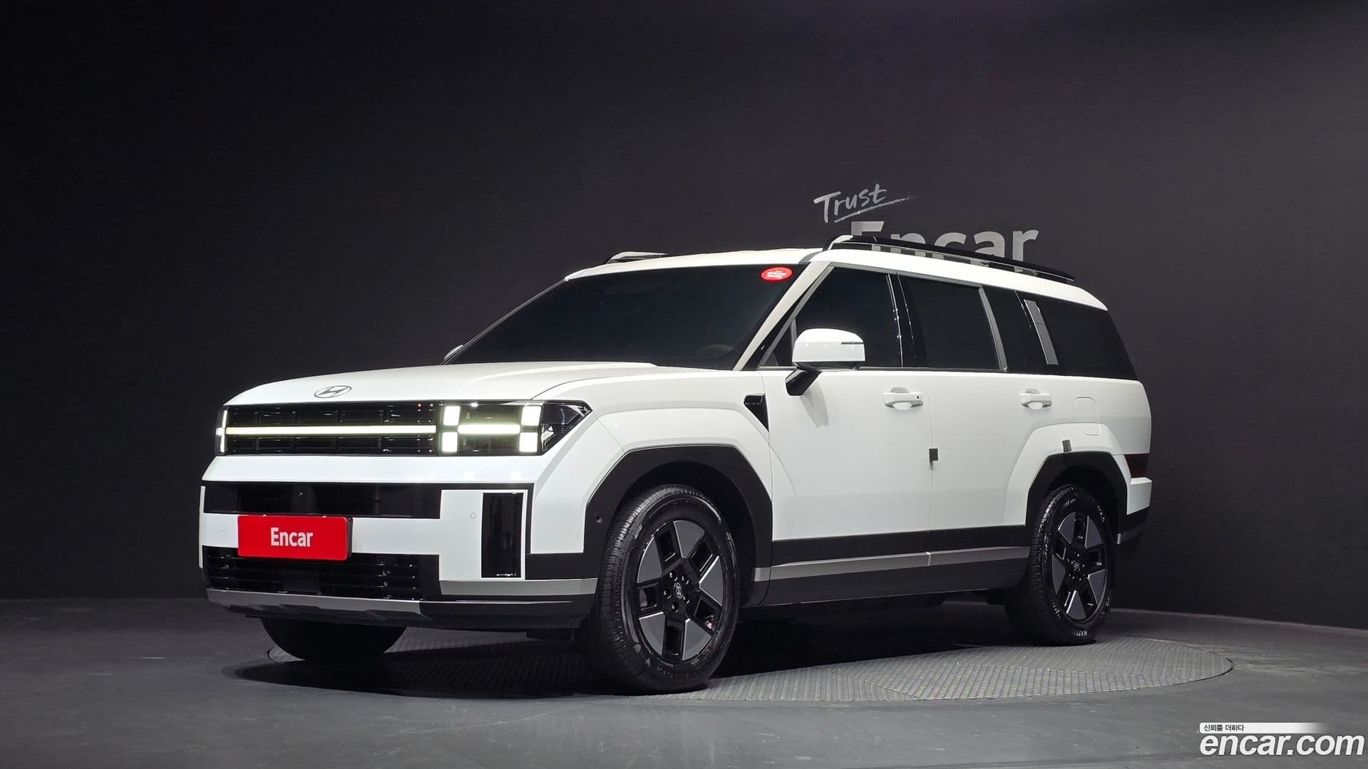 Main__Slider__Photo:Santafe Hyundai 2023.10-0