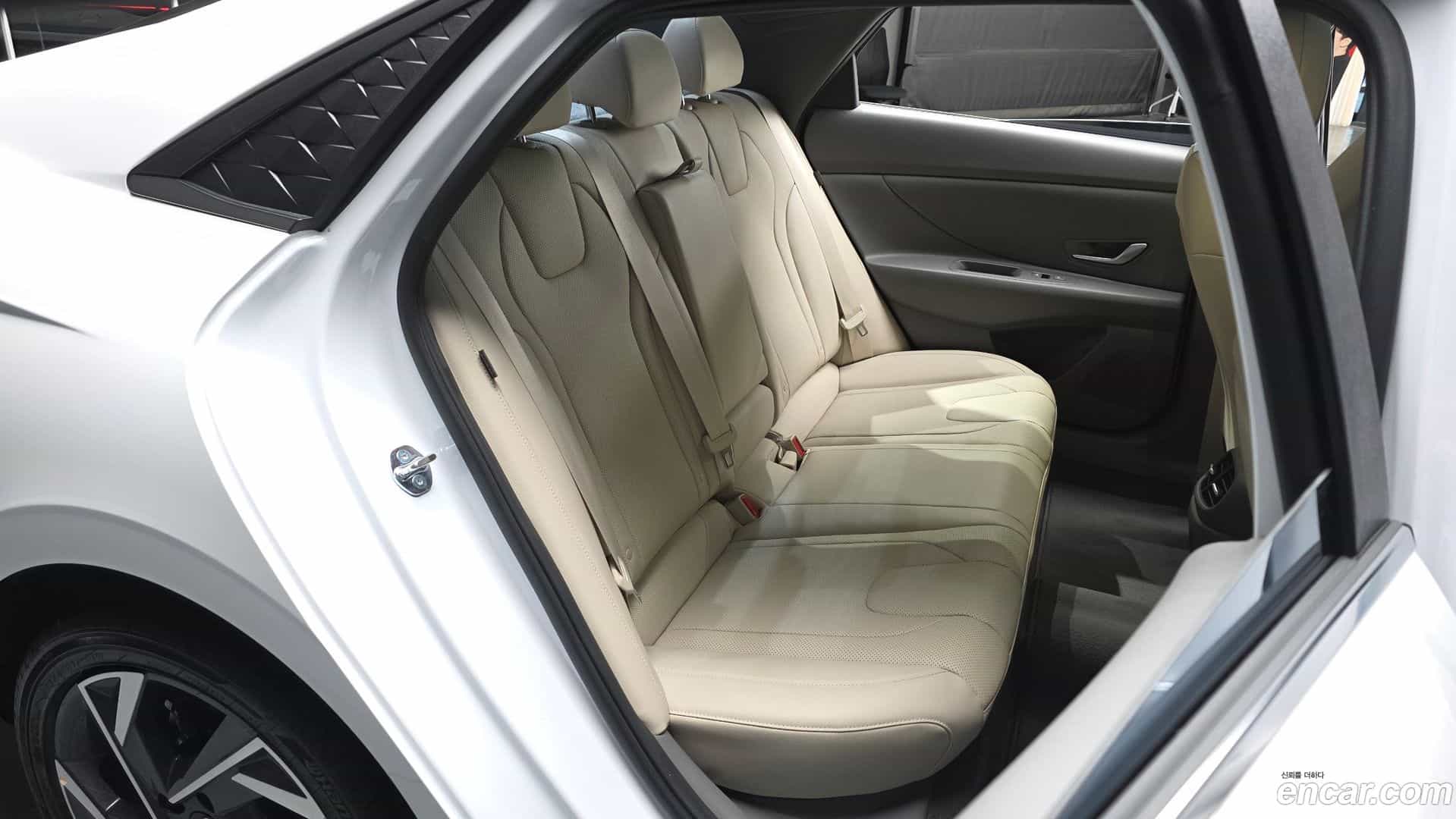 AVANTE Hyundai 2025.5-OPTION-015