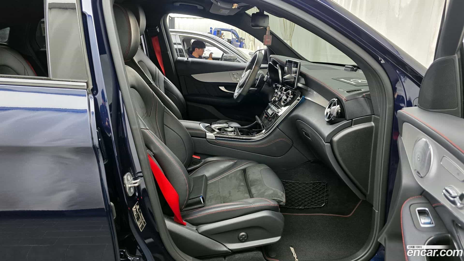 GLC-Class Mercedes-Benz 2019.11-OPTION-015