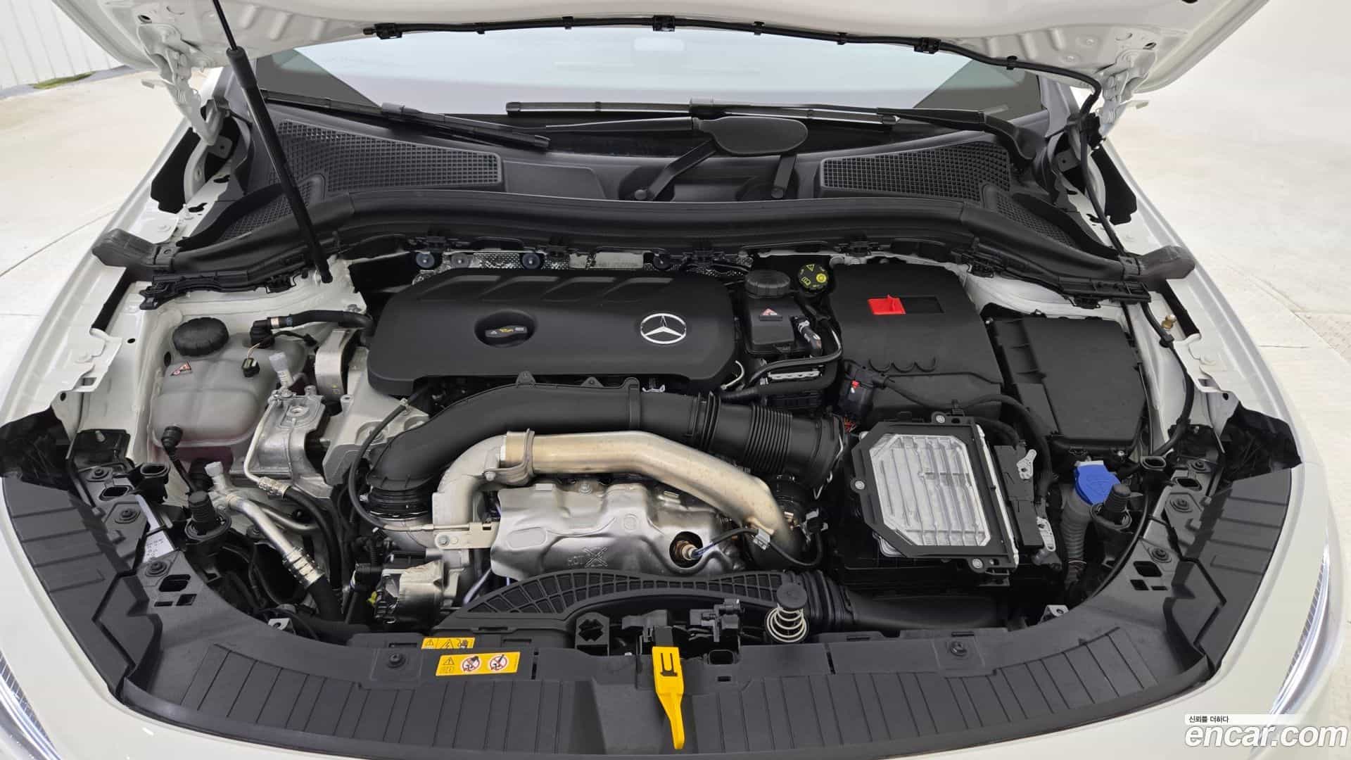 GLA-Class Mercedes-Benz 2025.7-INNER-006