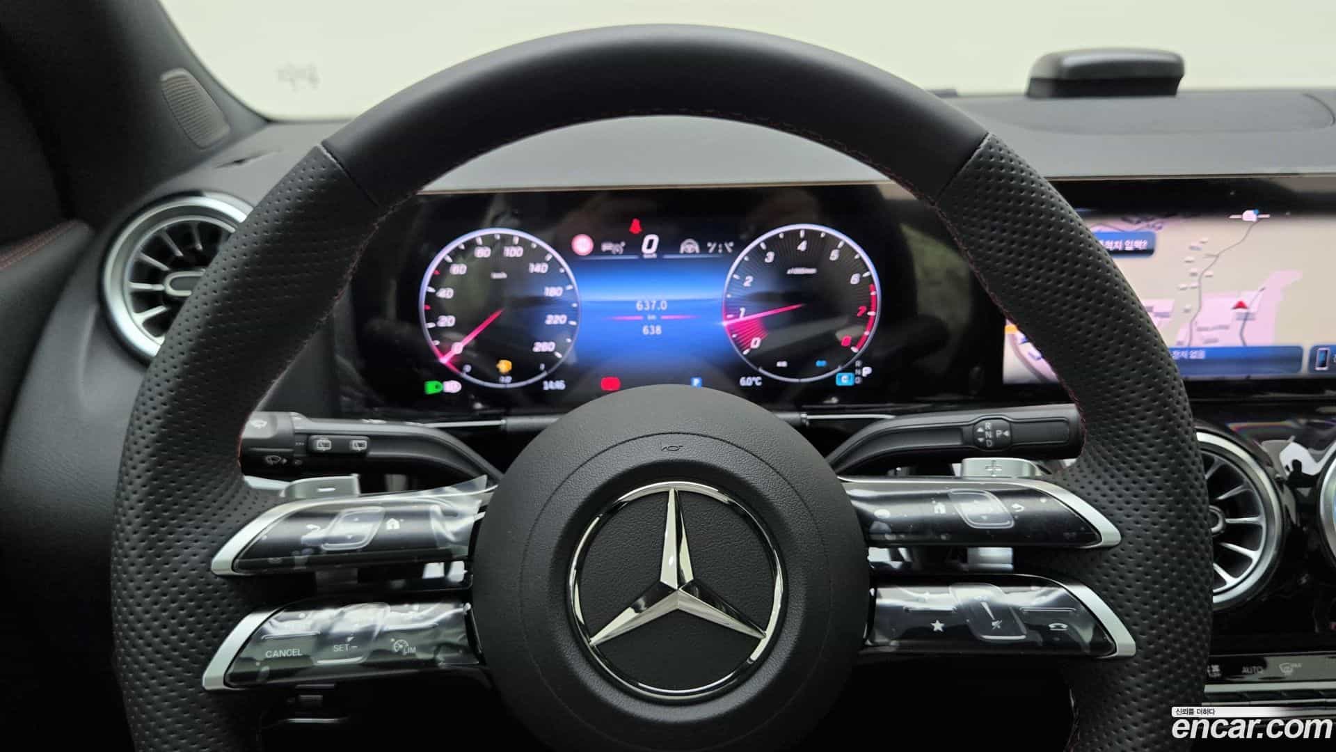 GLA-Class Mercedes-Benz 2025.7-INNER-008