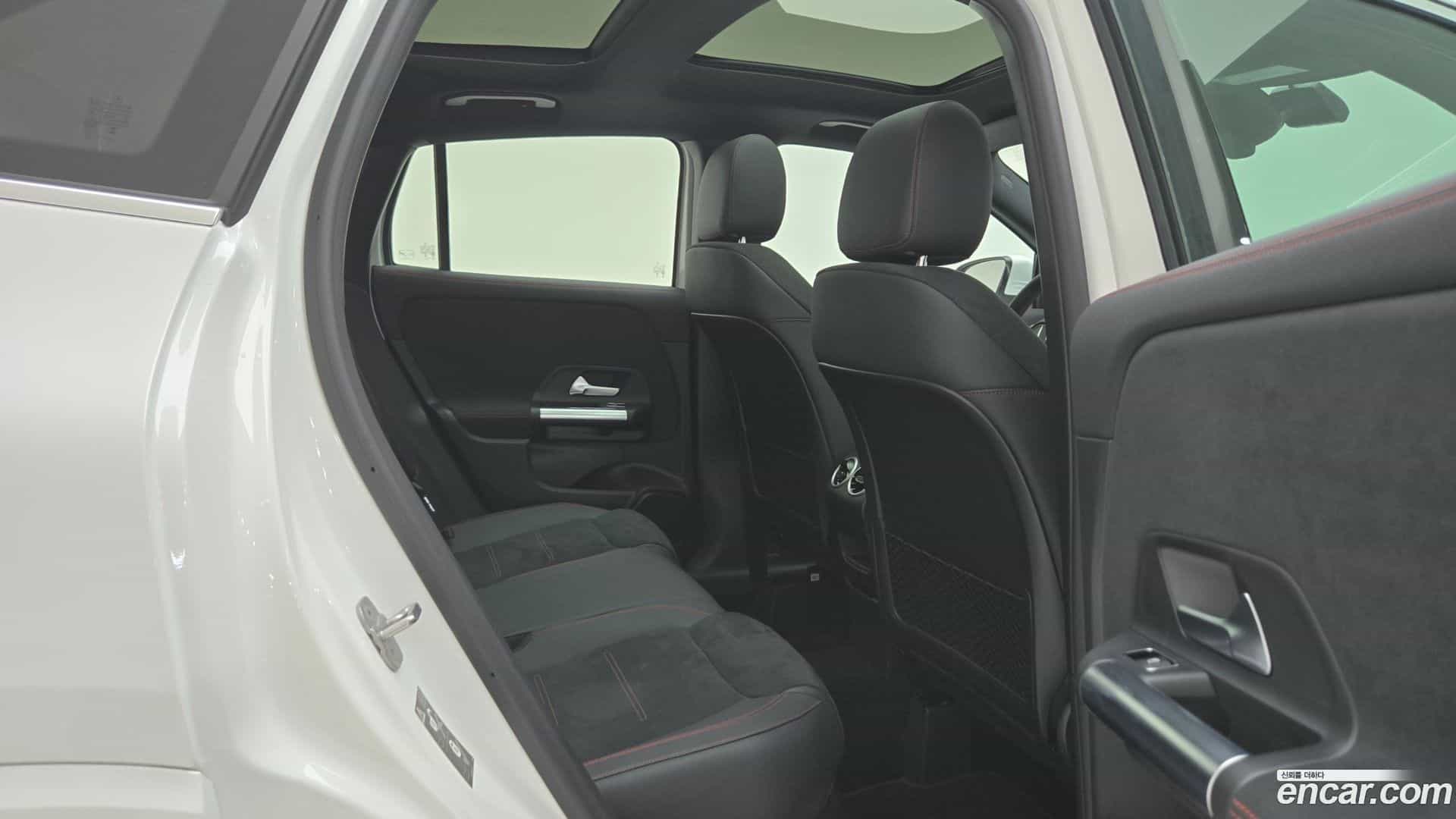 GLA-Class Mercedes-Benz 2025.7-INNER-010
