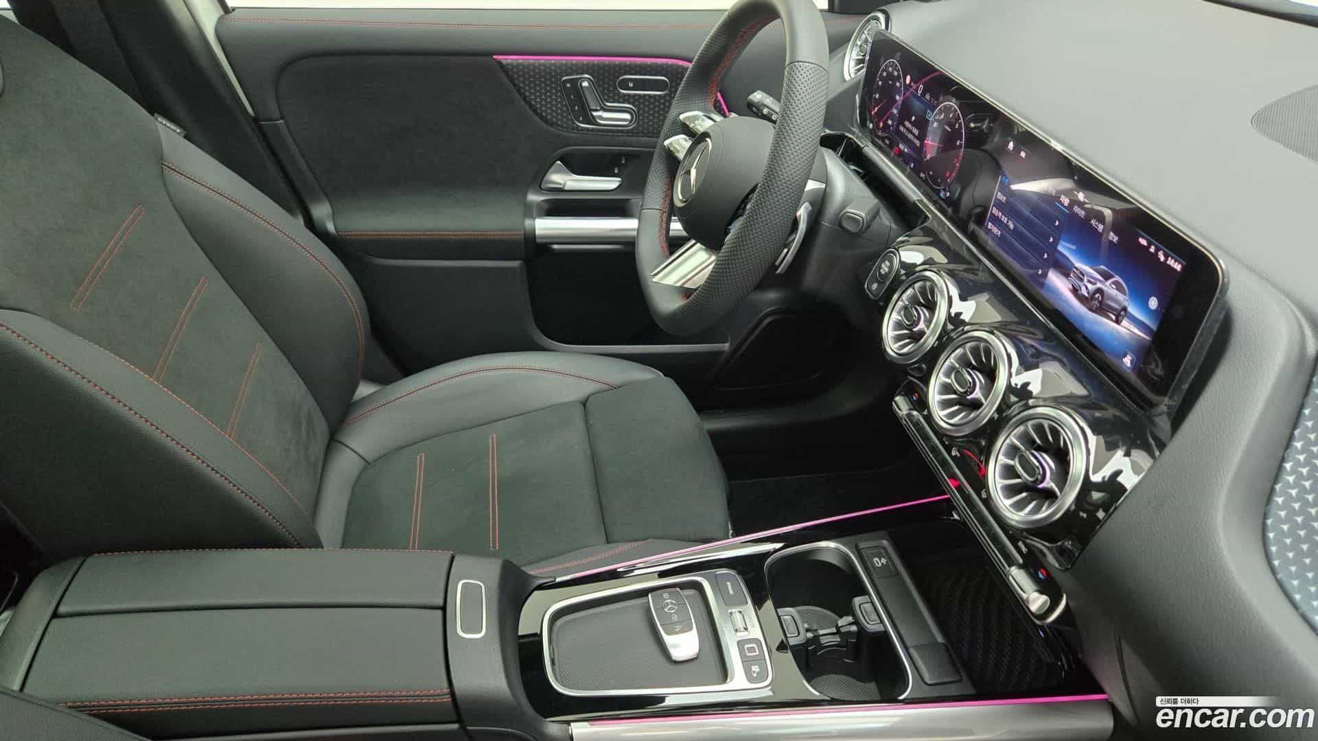 GLA-Class Mercedes-Benz 2025.7-OPTION-018