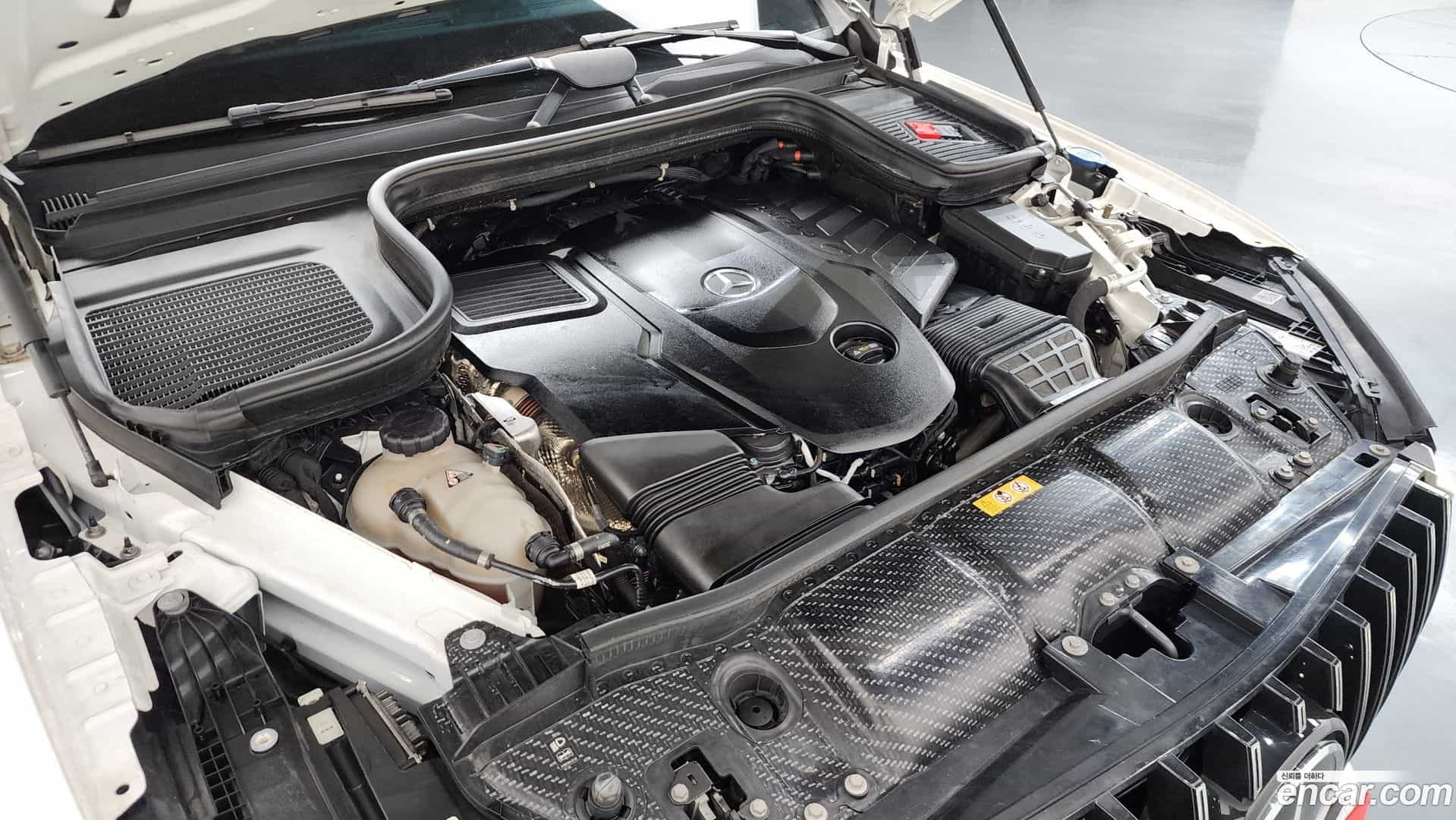 GLE-Class Mercedes-Benz 2021.2-INNER-006