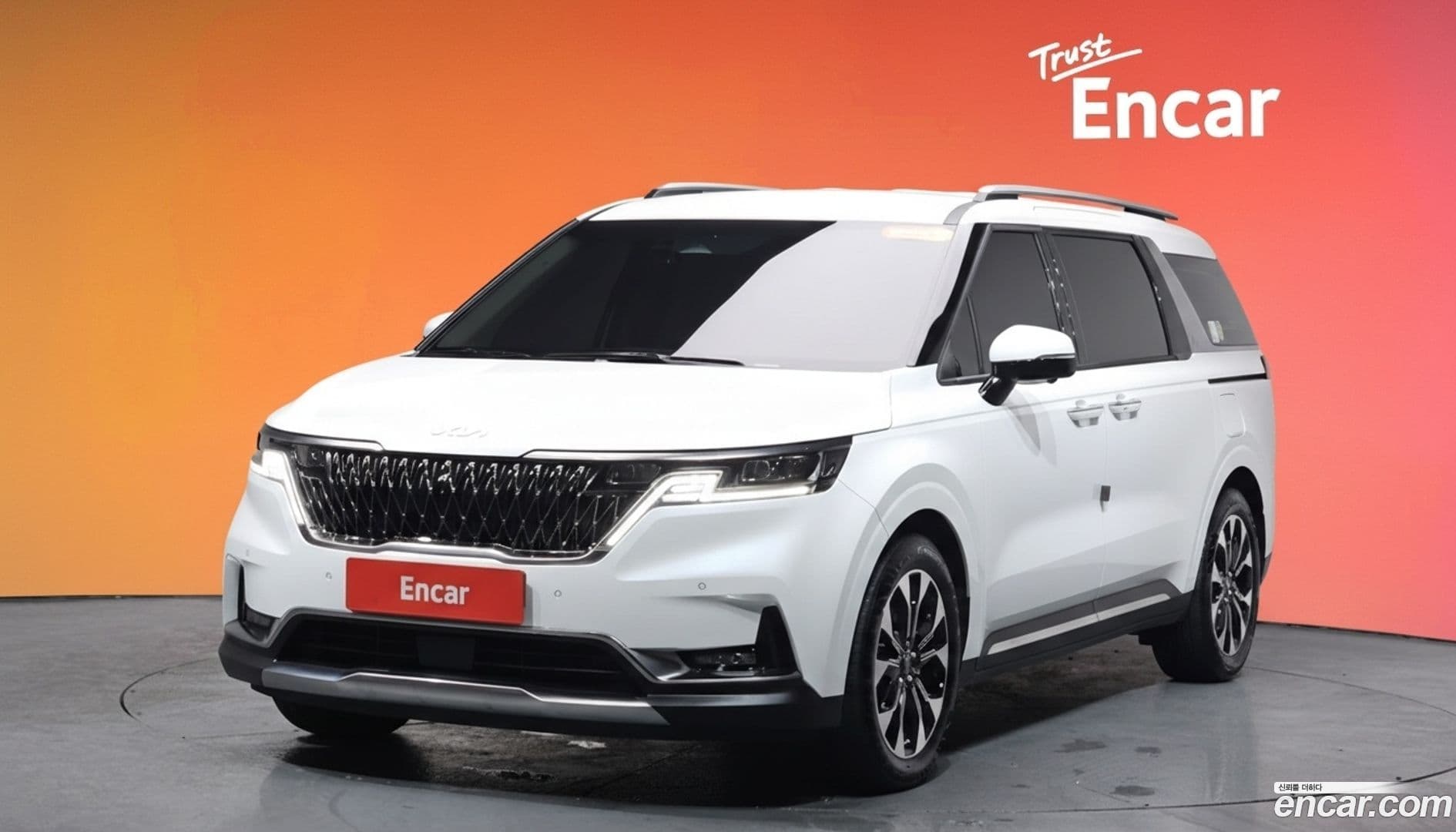 Main__Slider__Photo:Canival Kia 2023.9-0