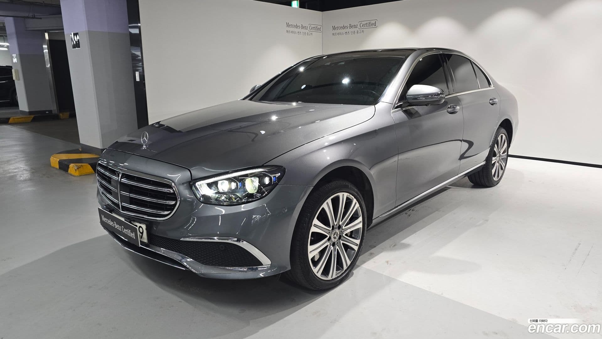 Main__Slider__Photo:E-Class Mercedes-Benz 2021.2-0