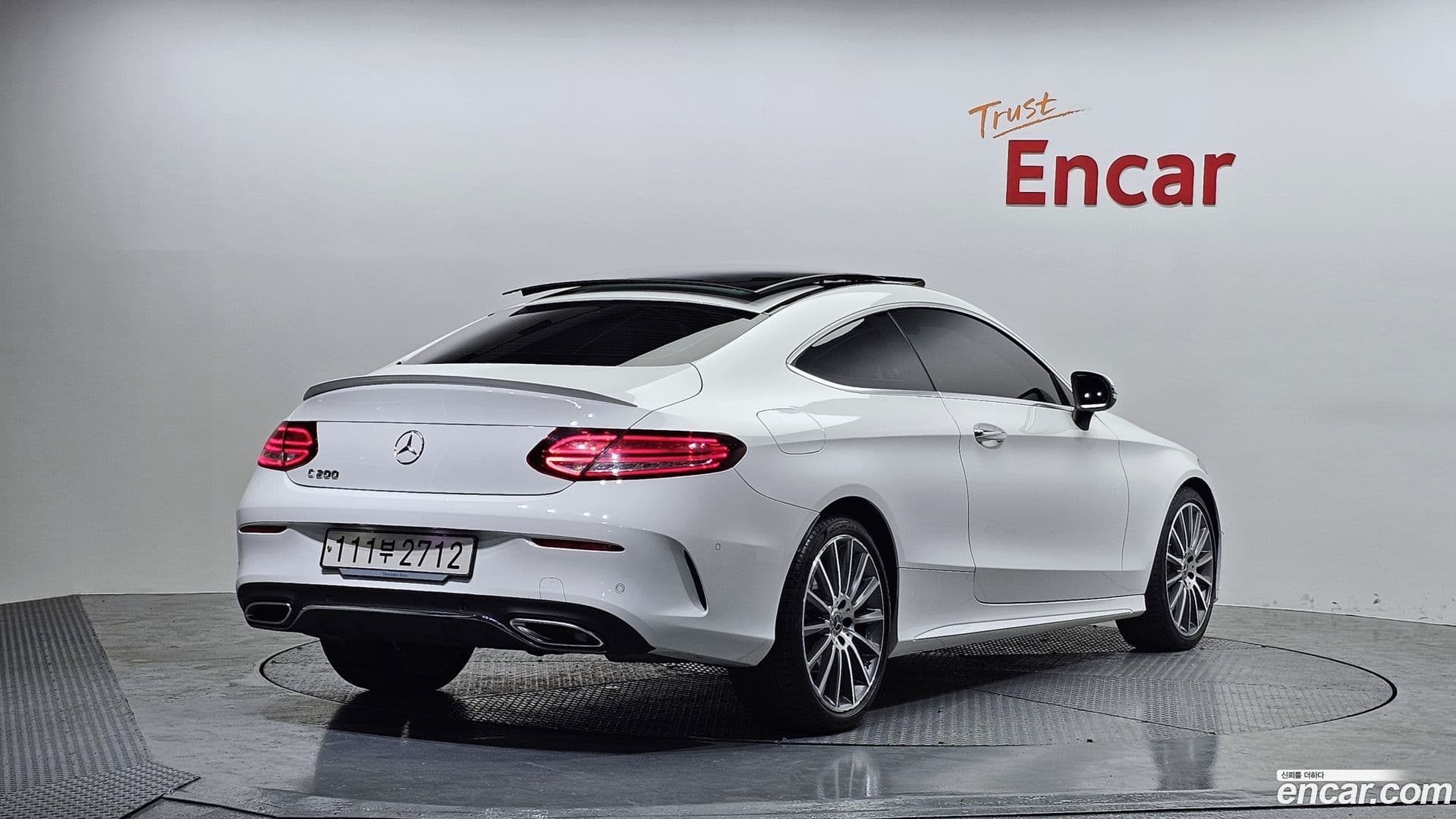 Main__Slider__Photo:C-Class Mercedes-Benz 2023.9-1