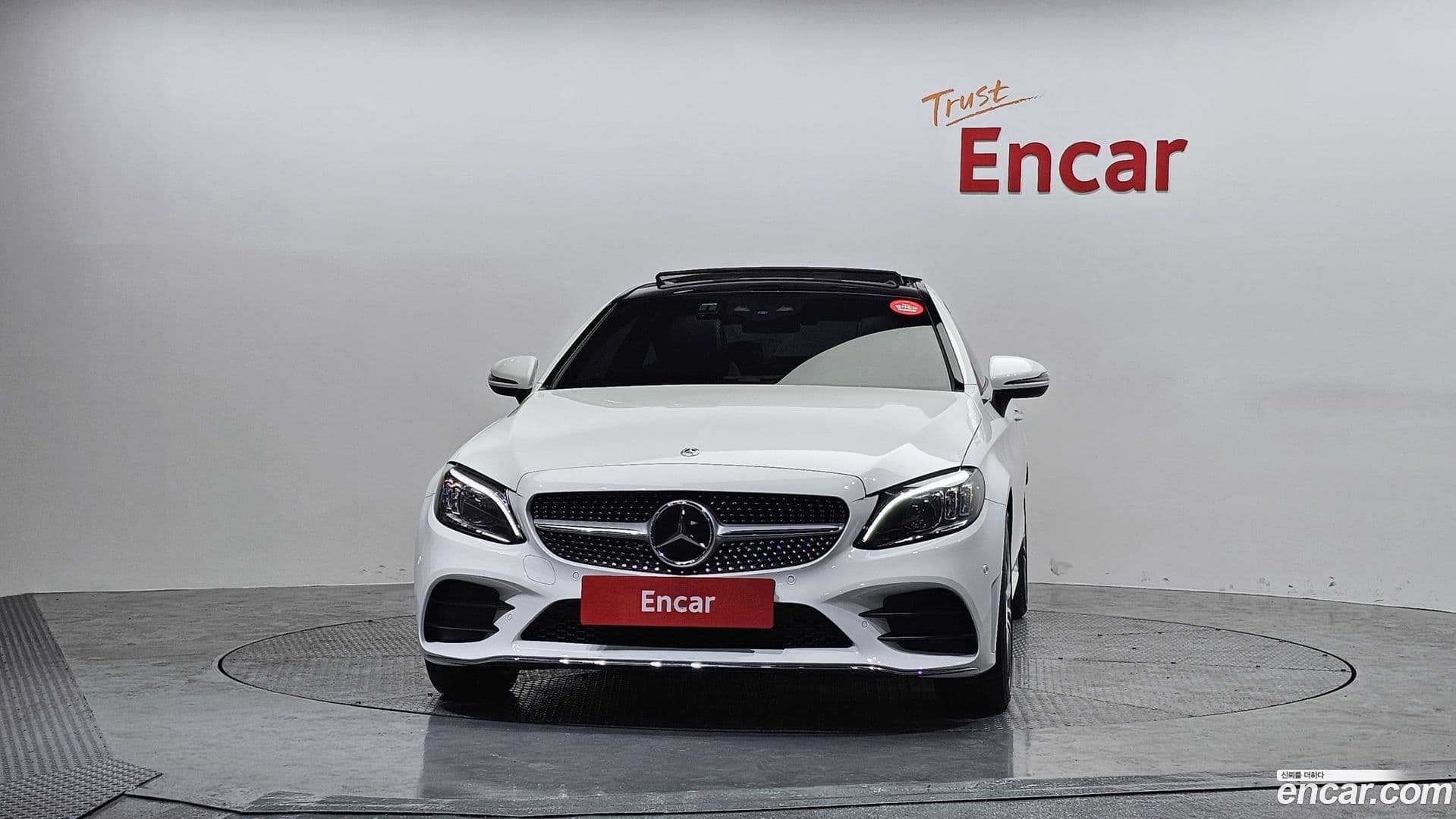 Main__Slider__Photo:C-Class Mercedes-Benz 2023.9-2