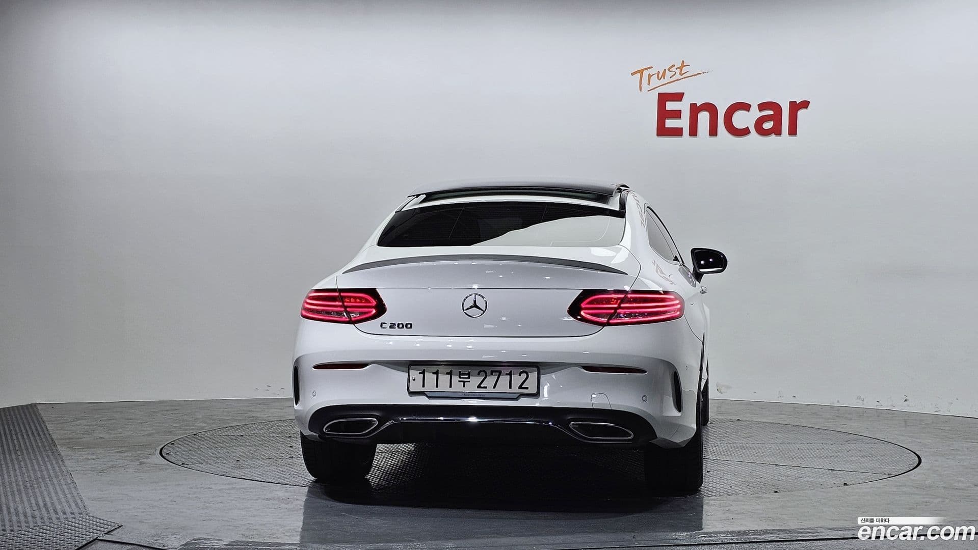 Main__Slider__Photo:C-Class Mercedes-Benz 2023.9-3