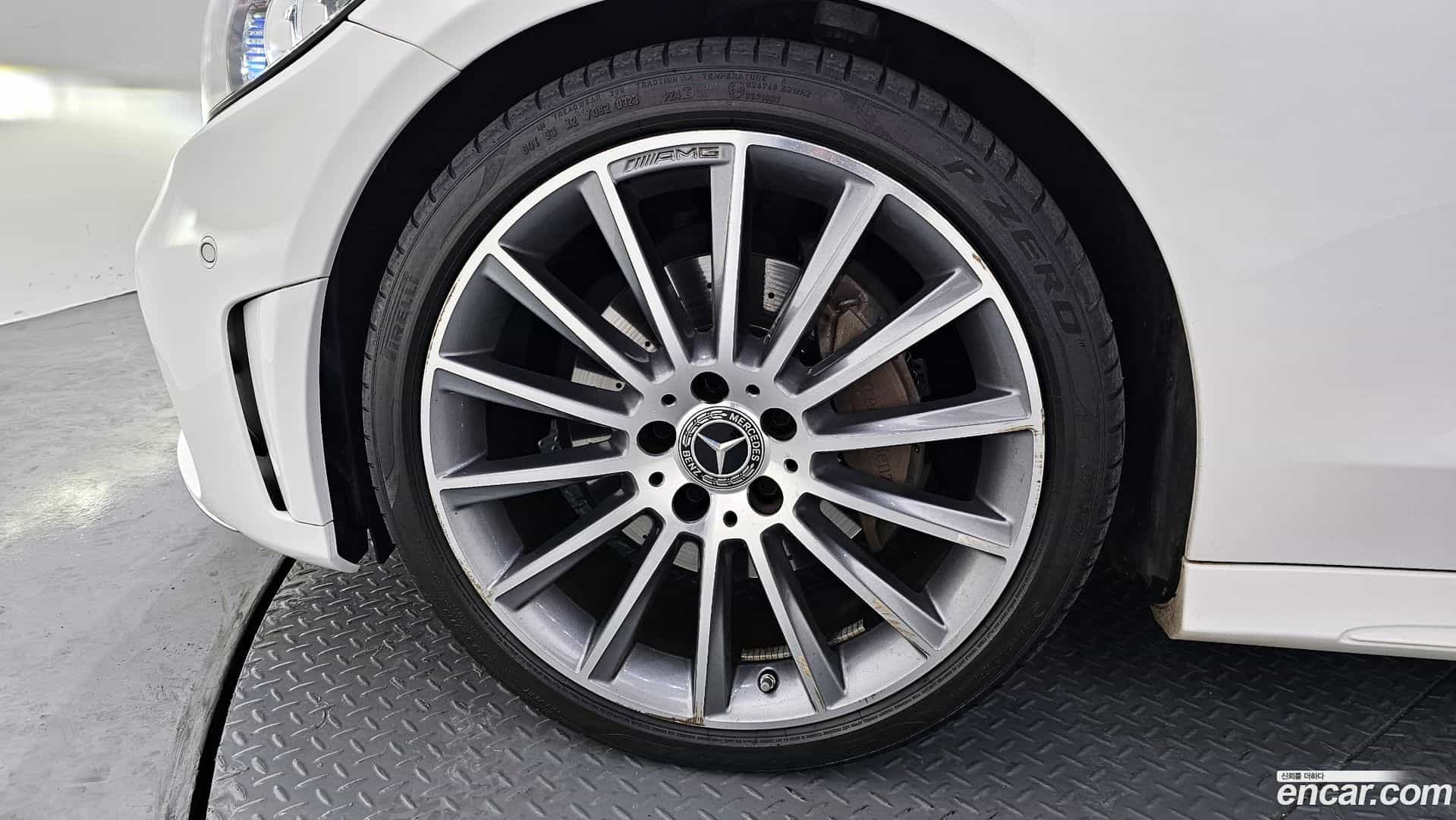 C-Class Mercedes-Benz 2023.9-OUTER-005
