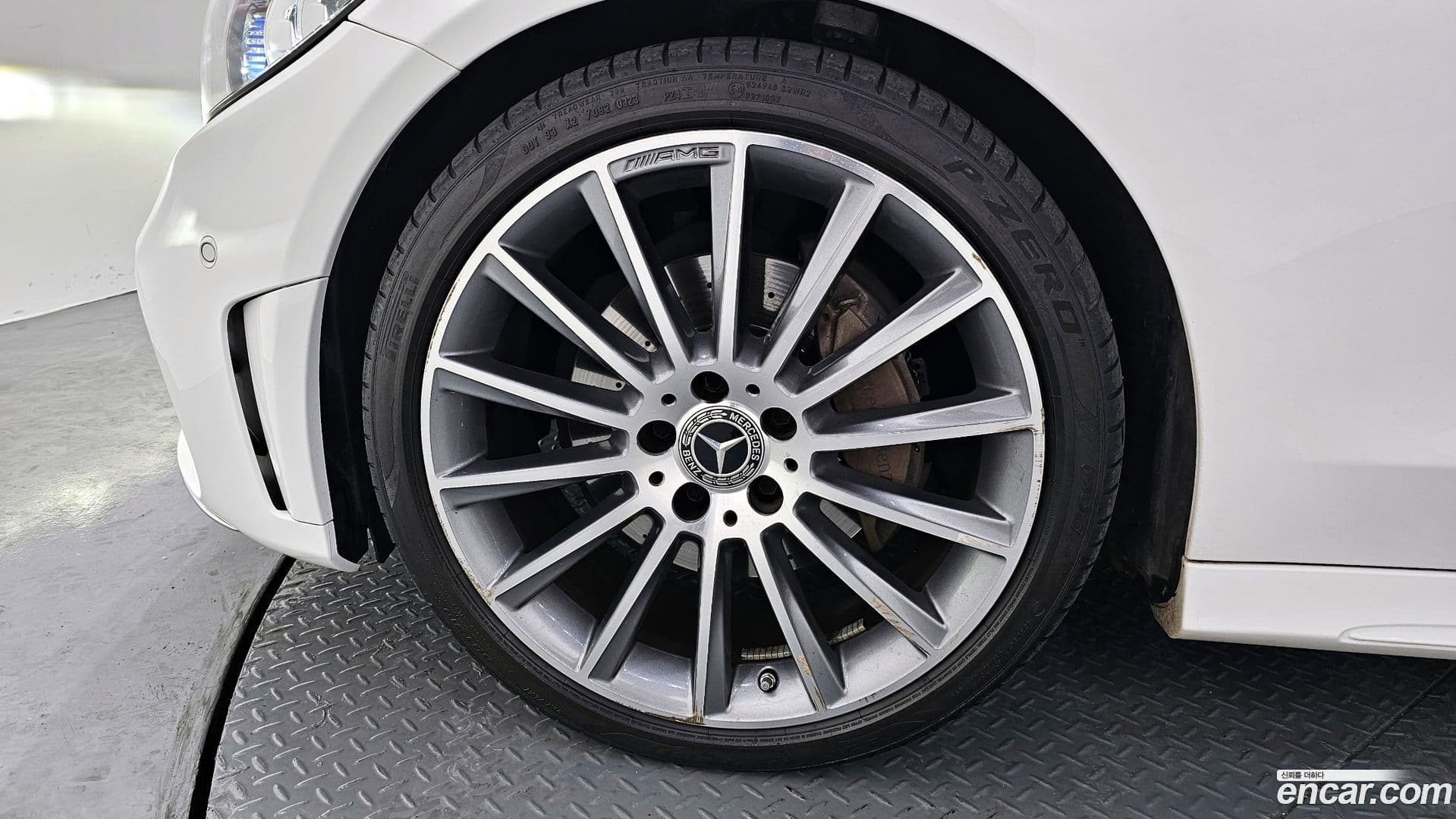 Main__Slider__Photo:C-Class Mercedes-Benz 2023.9-4