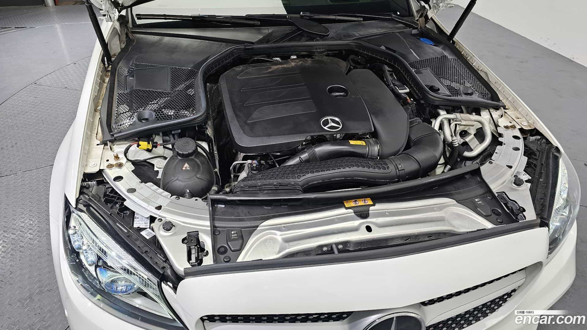 C-Class Mercedes-Benz 2023.9-INNER-006
