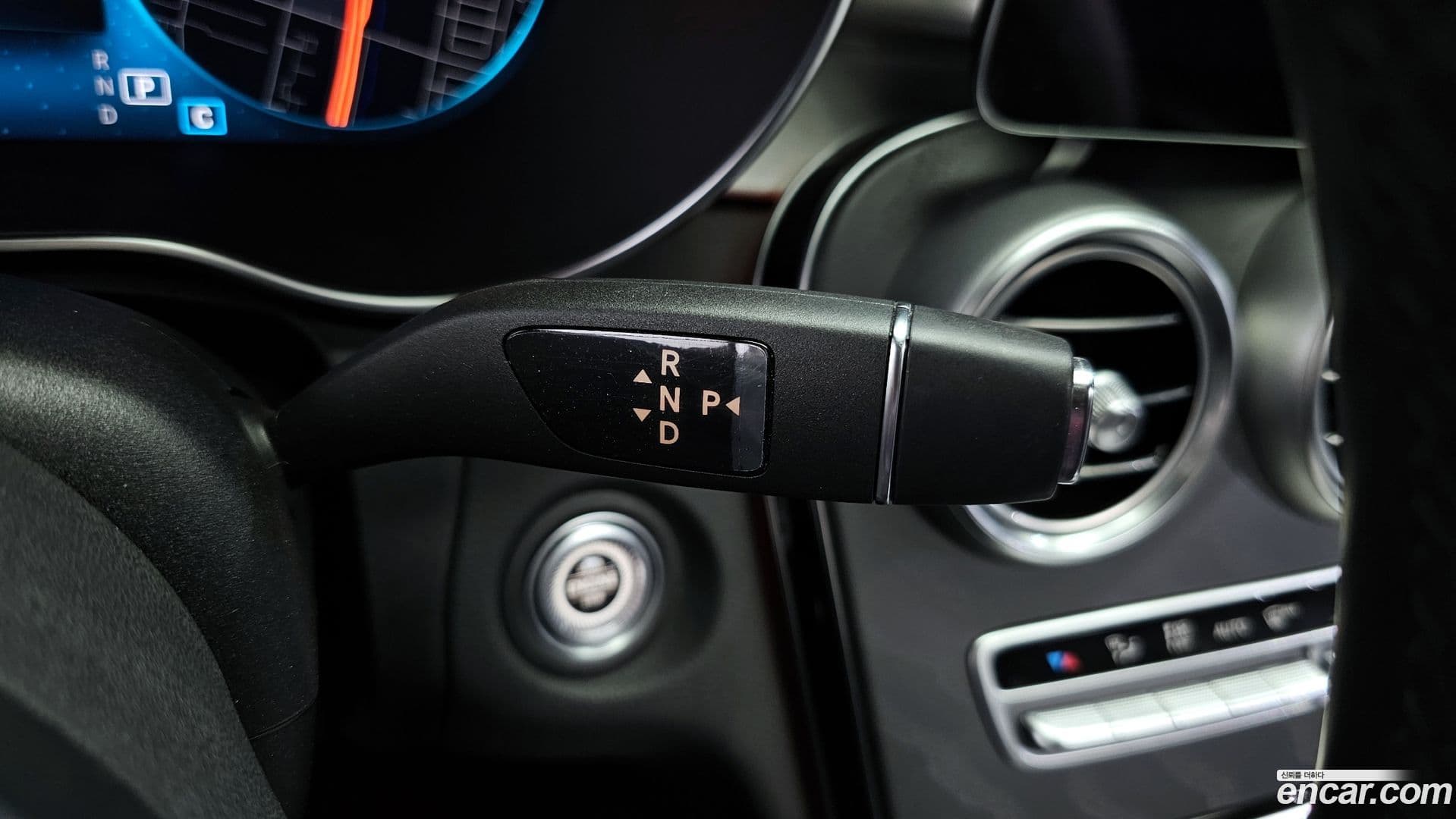 Main__Slider__Photo:C-Class Mercedes-Benz 2023.9-8