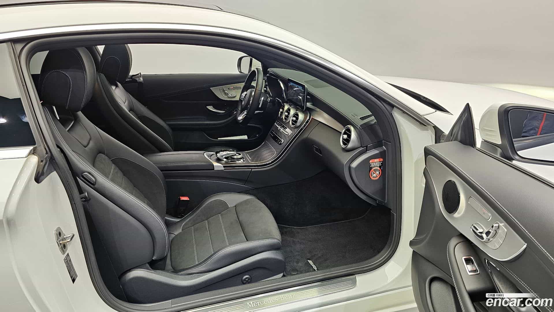C-Class Mercedes-Benz 2023.9-OPTION-015