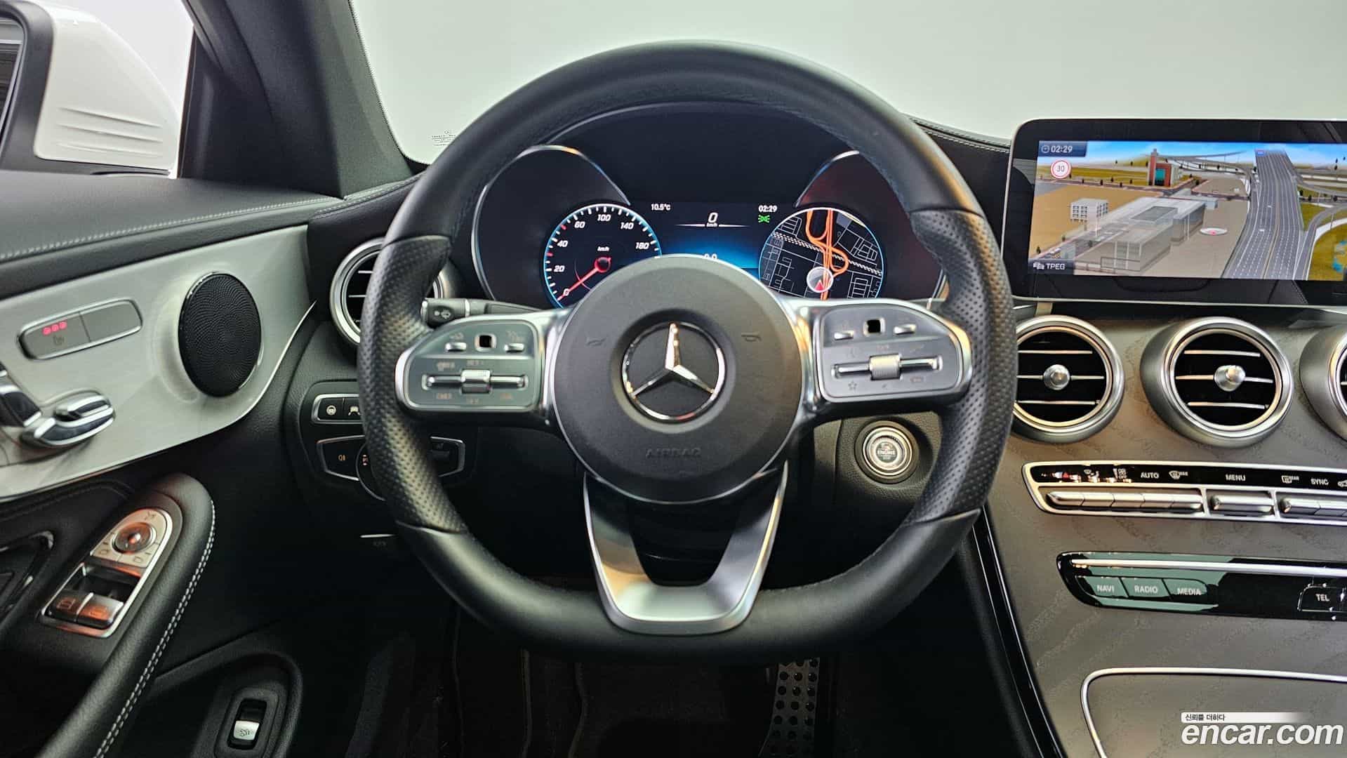 C-Class Mercedes-Benz 2023.9-OPTION-017