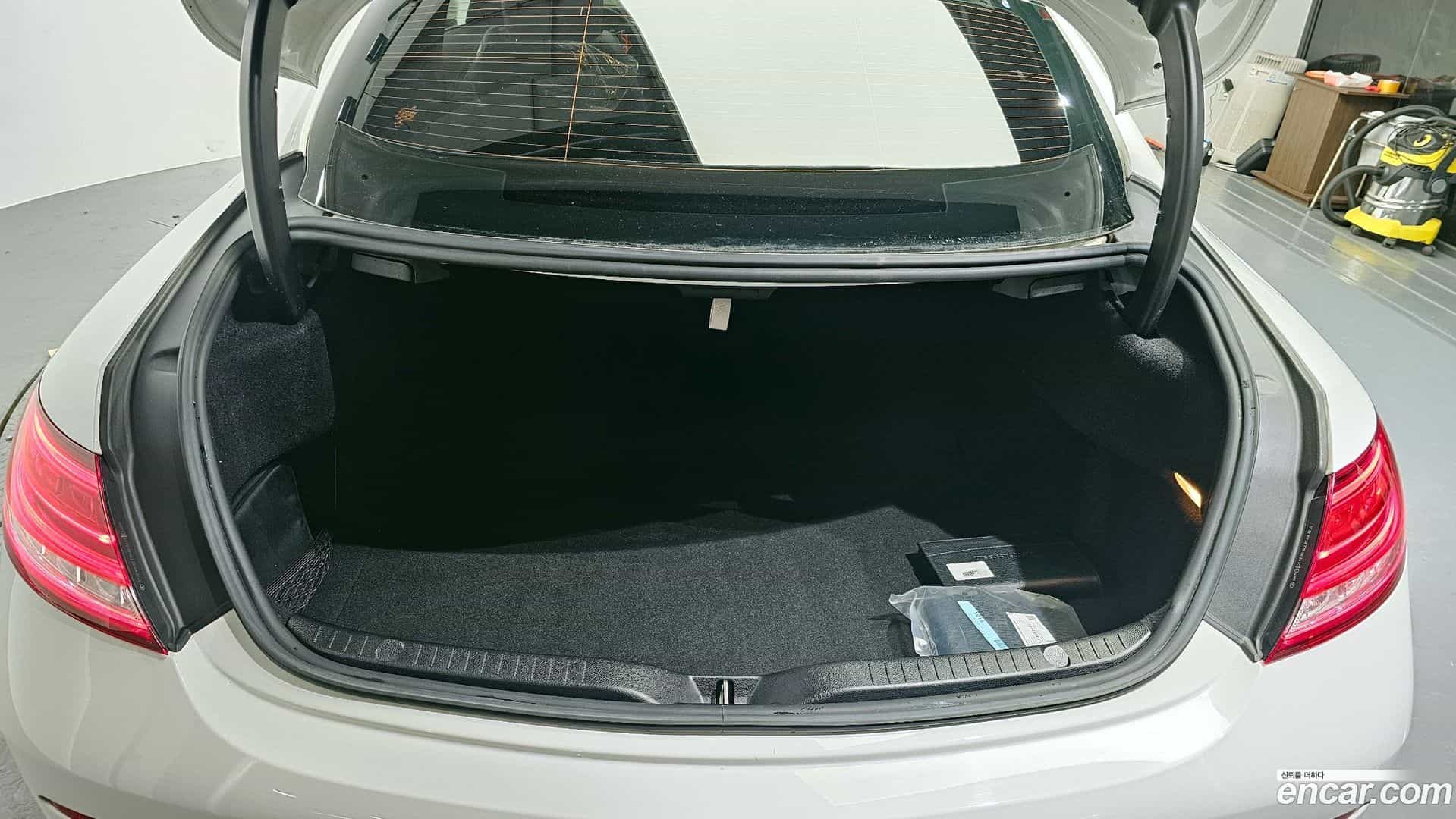 C-Class Mercedes-Benz 2023.9-OPTION-024