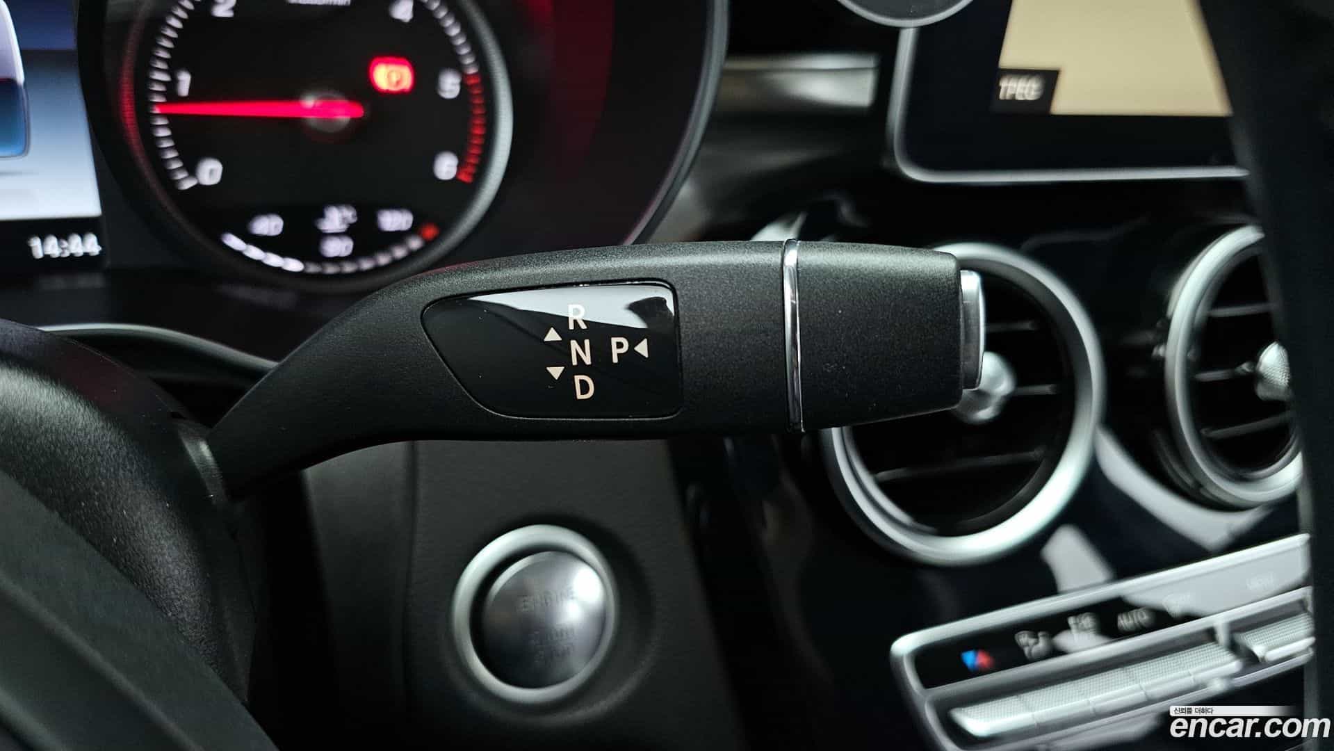 C-Class Mercedes-Benz 2015.9-INNER-009