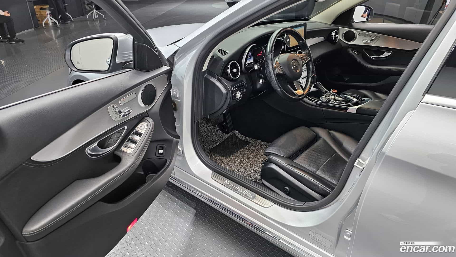 C-Class Mercedes-Benz 2015.9-OPTION-015
